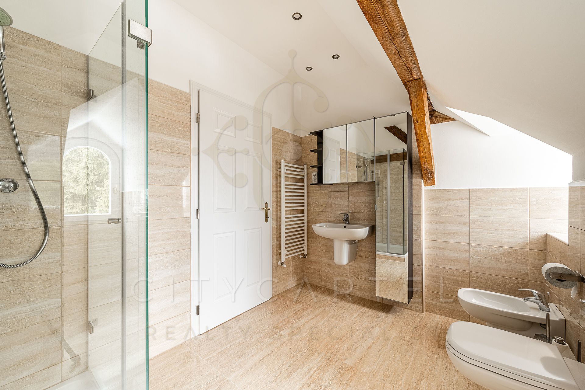 A fájl már létezik a célhelyen: import/kepek/vizjeles_4581657.jpg
For sale Villa, castle, mansion Budapest, XII. kerület  400 m<sup>2</sup> 4500000 EUR