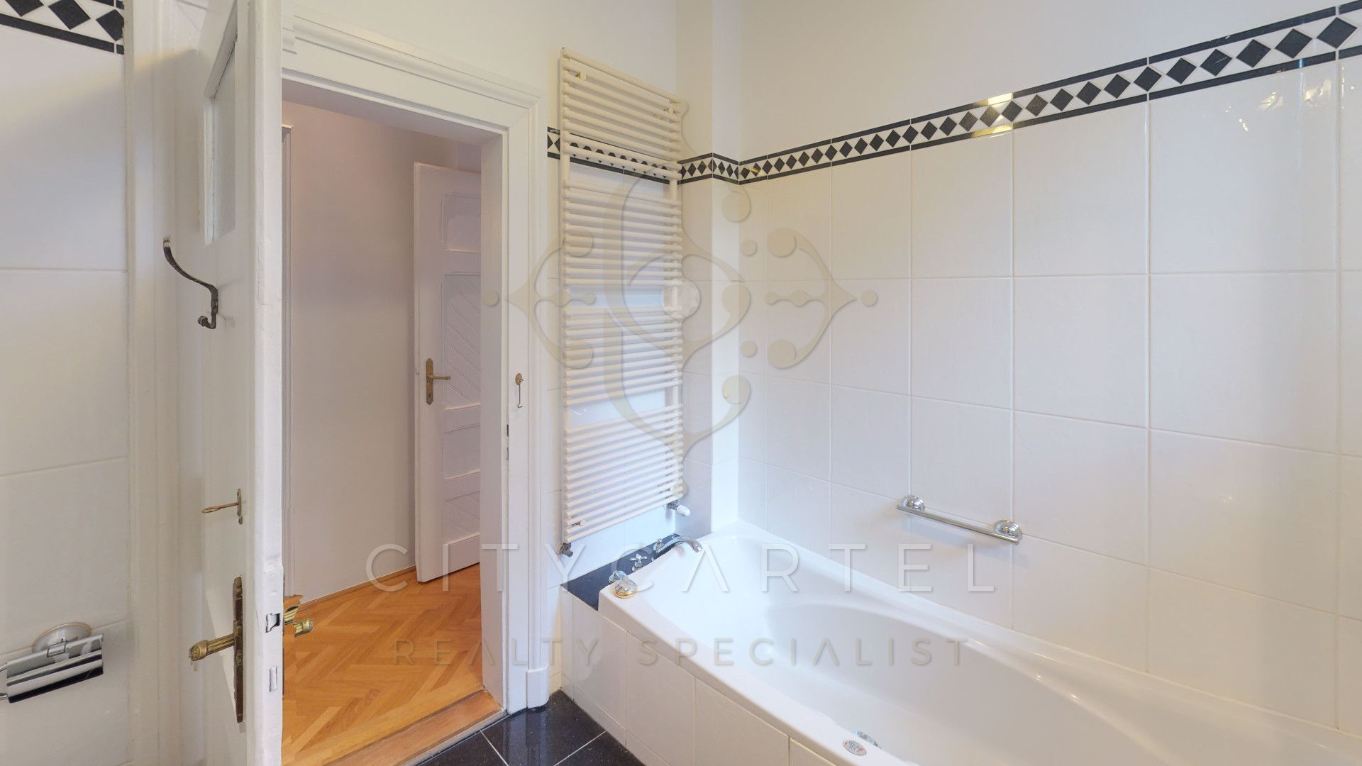 A fájl már létezik a célhelyen: import/kepek/vizjeles_4581682.jpg
For sale Villa, castle, mansion Budapest, XII. kerület  400 m<sup>2</sup> 4500000 EUR