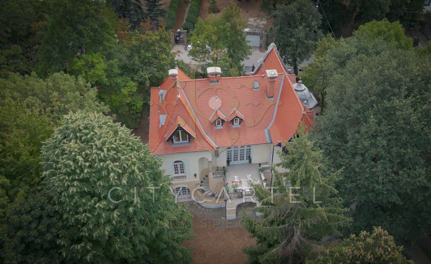 A fájl már létezik a célhelyen: import/kepek/vizjeles_4581706.jpg
For sale Villa, castle, mansion Budapest, XII. kerület  400 m<sup>2</sup> 4500000 EUR