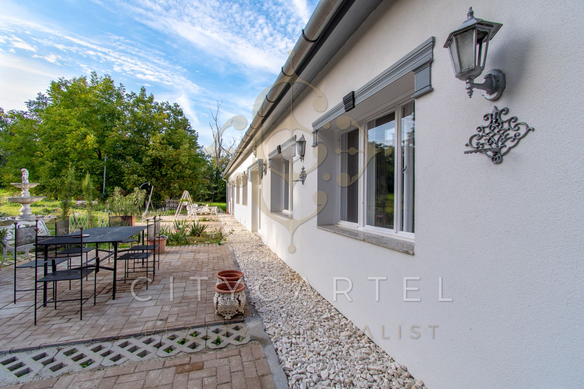 A fájl már létezik a célhelyen: import/kepek/vizjeles_4624907.jpg
For sale house Tahitótfalu  850 m<sup>2</sup> 1350000 EUR