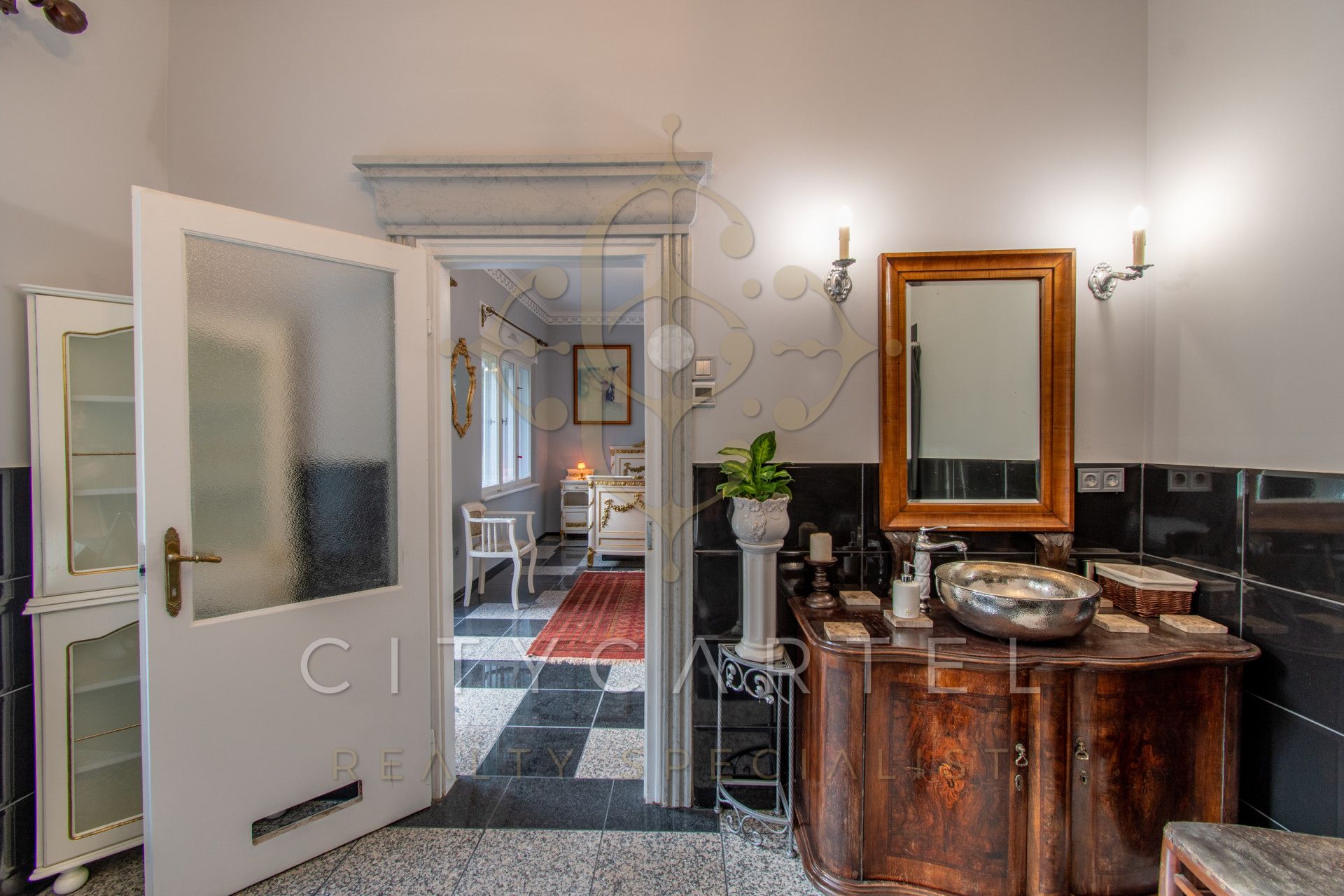A fájl már létezik a célhelyen: import/kepek/vizjeles_4624955.jpg
For sale house Tahitótfalu  850 m<sup>2</sup> 1350000 EUR