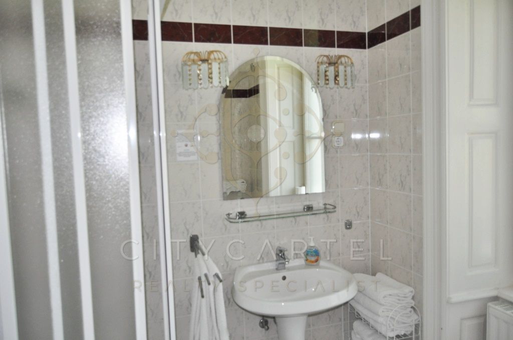 A fájl már létezik a célhelyen: import/kepek/vizjeles_4629937.jpg
Eladó Villa, kastély, kúria Zánka  1470 m<sup>2</sup> 2500000 EUR