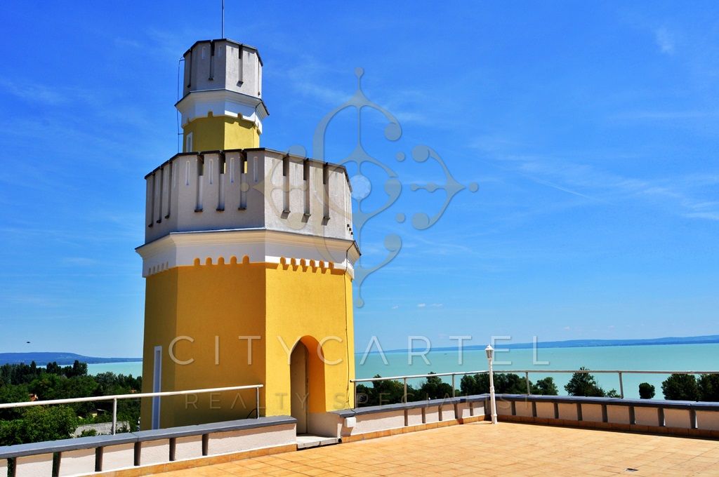A fájl már létezik a célhelyen: import/kepek/vizjeles_4629949.jpg
Eladó Villa, kastély, kúria Zánka  1470 m<sup>2</sup> 2500000 EUR
