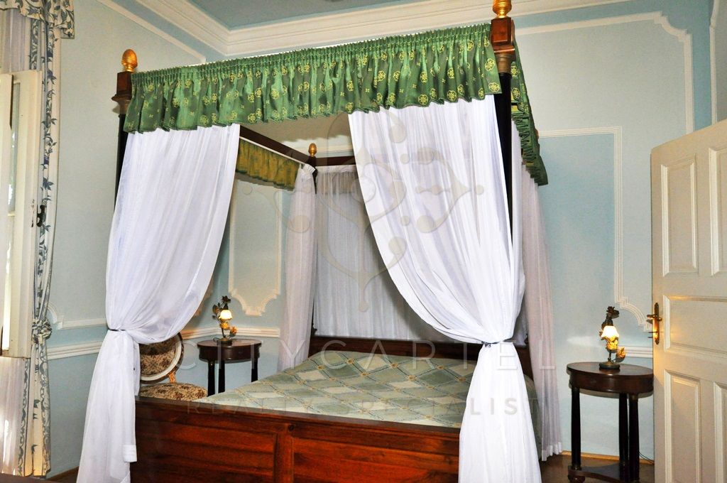A fájl már létezik a célhelyen: import/kepek/vizjeles_4629952.jpg
Eladó Villa, kastély, kúria Zánka  1470 m<sup>2</sup> 2500000 EUR