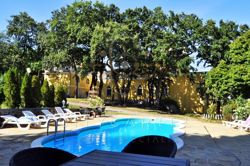 A fájl már létezik a célhelyen: import/kepek/vizjeles_4629969.jpg
Eladó Villa, kastély, kúria Zánka  1470 m<sup>2</sup> 2500000 EUR