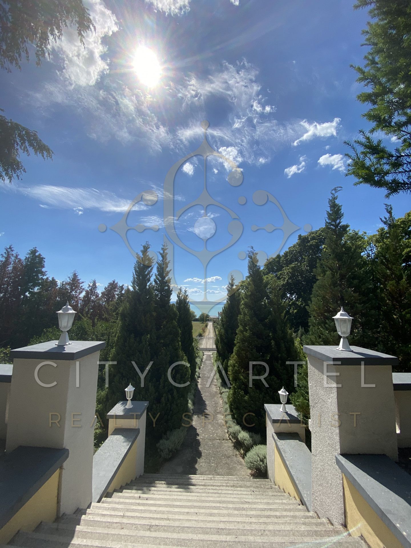 A fájl már létezik a célhelyen: import/kepek/vizjeles_4629984.jpg
Eladó Villa, kastély, kúria Zánka  1470 m<sup>2</sup> 2500000 EUR