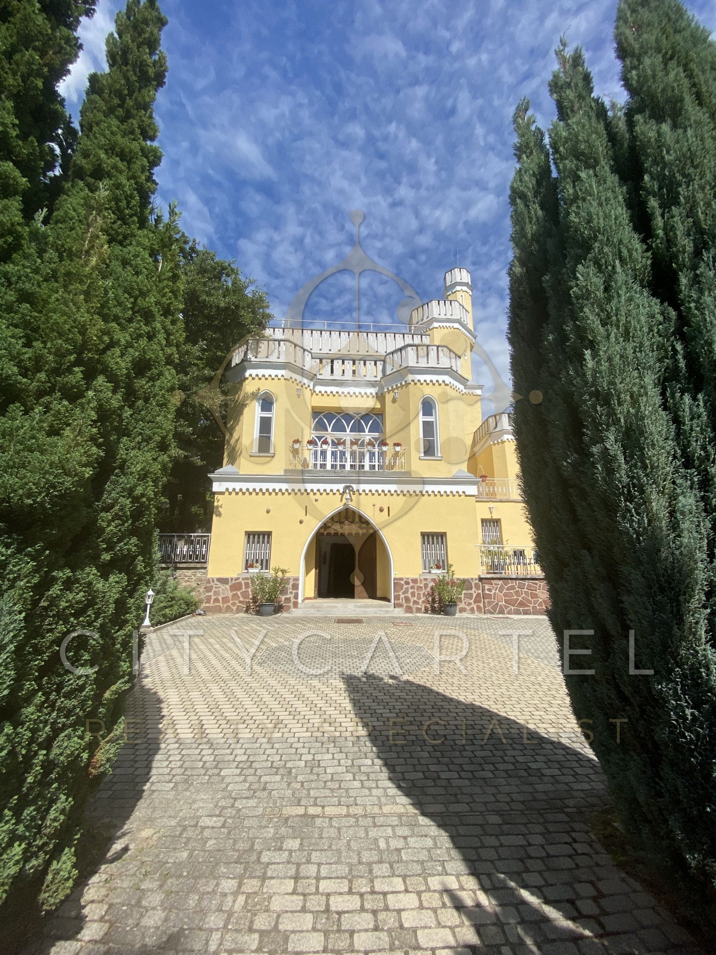 A fájl már létezik a célhelyen: import/kepek/vizjeles_4629987.jpg
Eladó Villa, kastély, kúria Zánka  1470 m<sup>2</sup> 2500000 EUR