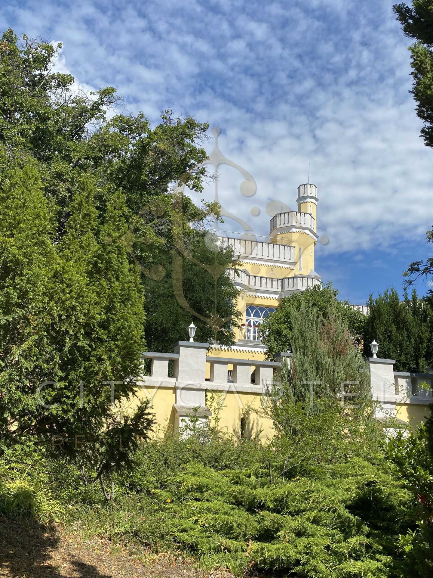 A fájl már létezik a célhelyen: import/kepek/vizjeles_4629989.jpg
Eladó Villa, kastély, kúria Zánka  1470 m<sup>2</sup> 2500000 EUR
