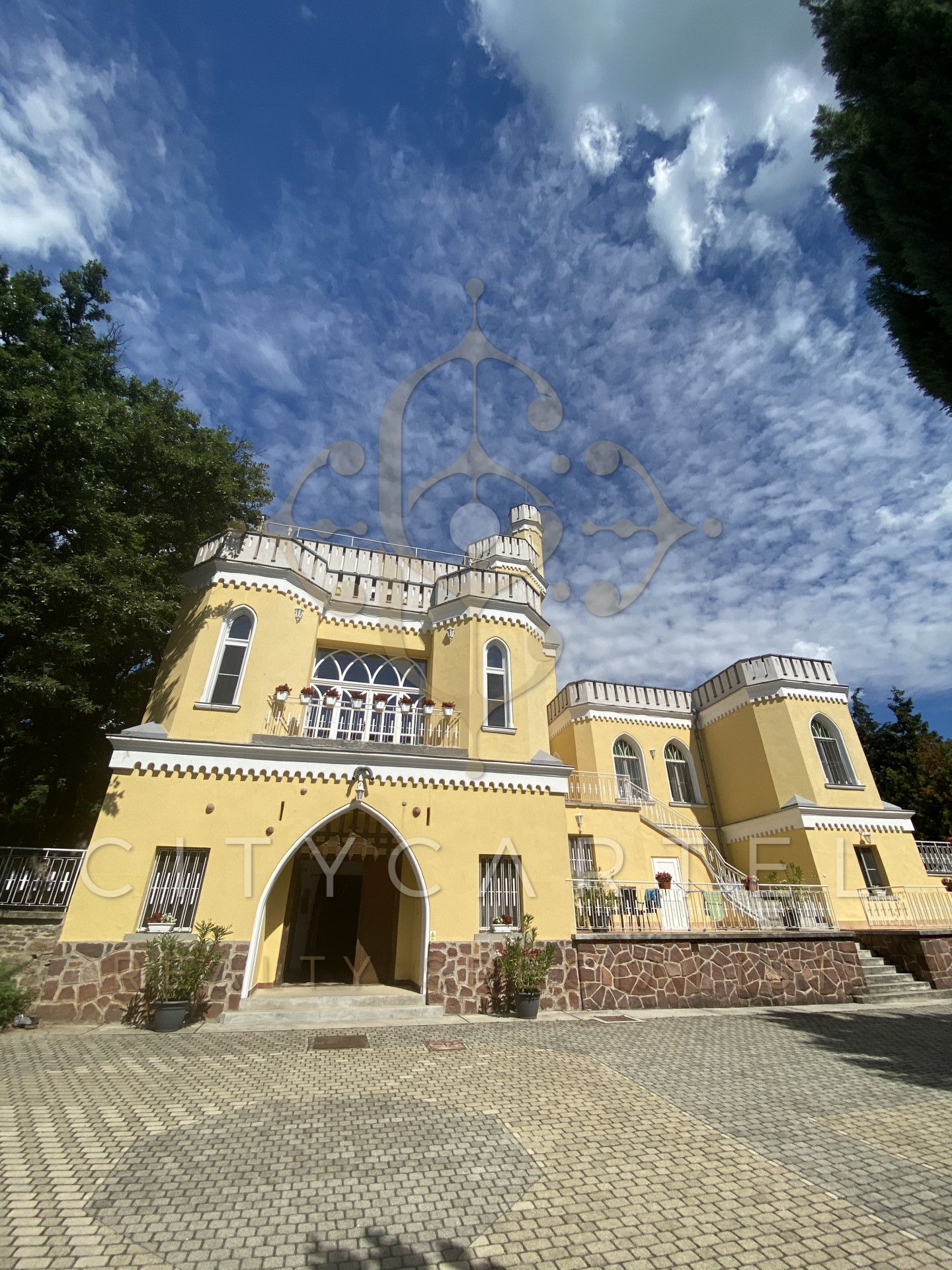 A fájl már létezik a célhelyen: import/kepek/vizjeles_4629991.jpg
Eladó Villa, kastély, kúria Zánka  1470 m<sup>2</sup> 2500000 EUR