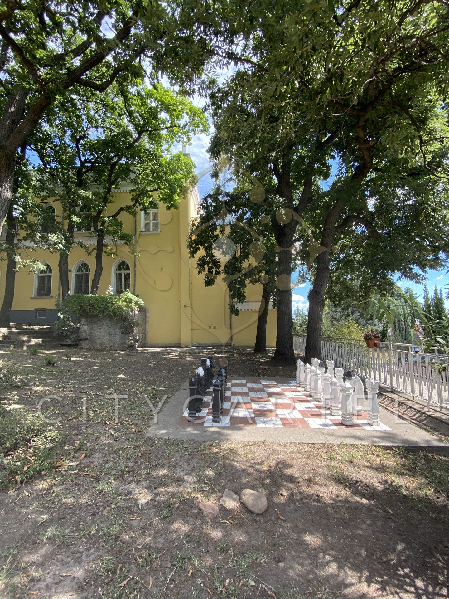 A fájl már létezik a célhelyen: import/kepek/vizjeles_4629994.jpg
Eladó Villa, kastély, kúria Zánka  1470 m<sup>2</sup> 2500000 EUR