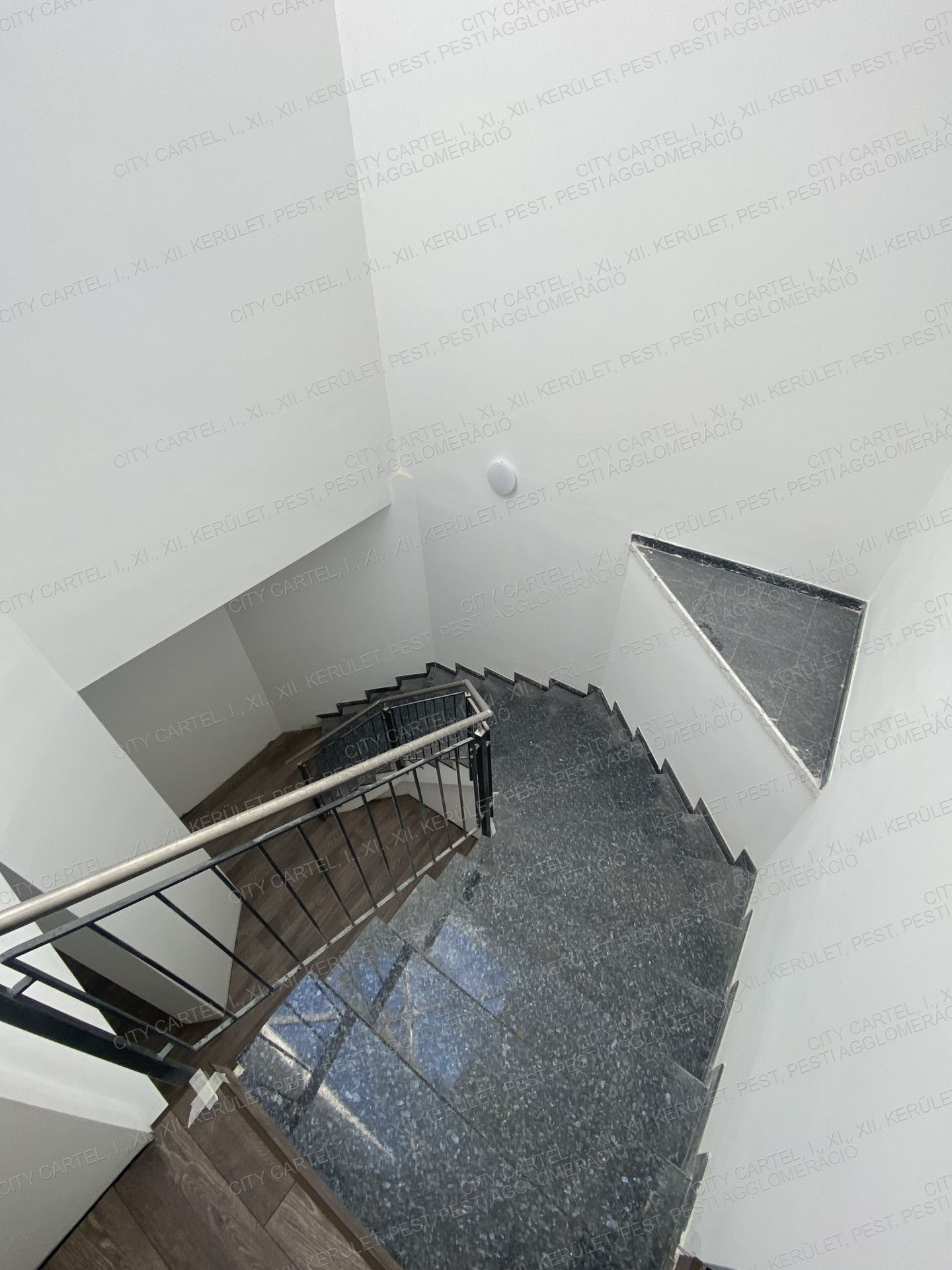 A fájl már létezik a célhelyen: import/kepek/vizjeles_4649120.jpg
For sale house Budapest, III. kerület  190 m<sup>2</sup> 360 millió Ft