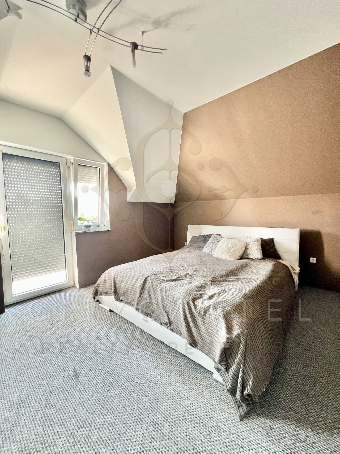 A fájl már létezik a célhelyen: import/kepek/vizjeles_4667089.jpg
Eladó Ikerház Törökbálint  102 m<sup>2</sup> 10 millió Ft
