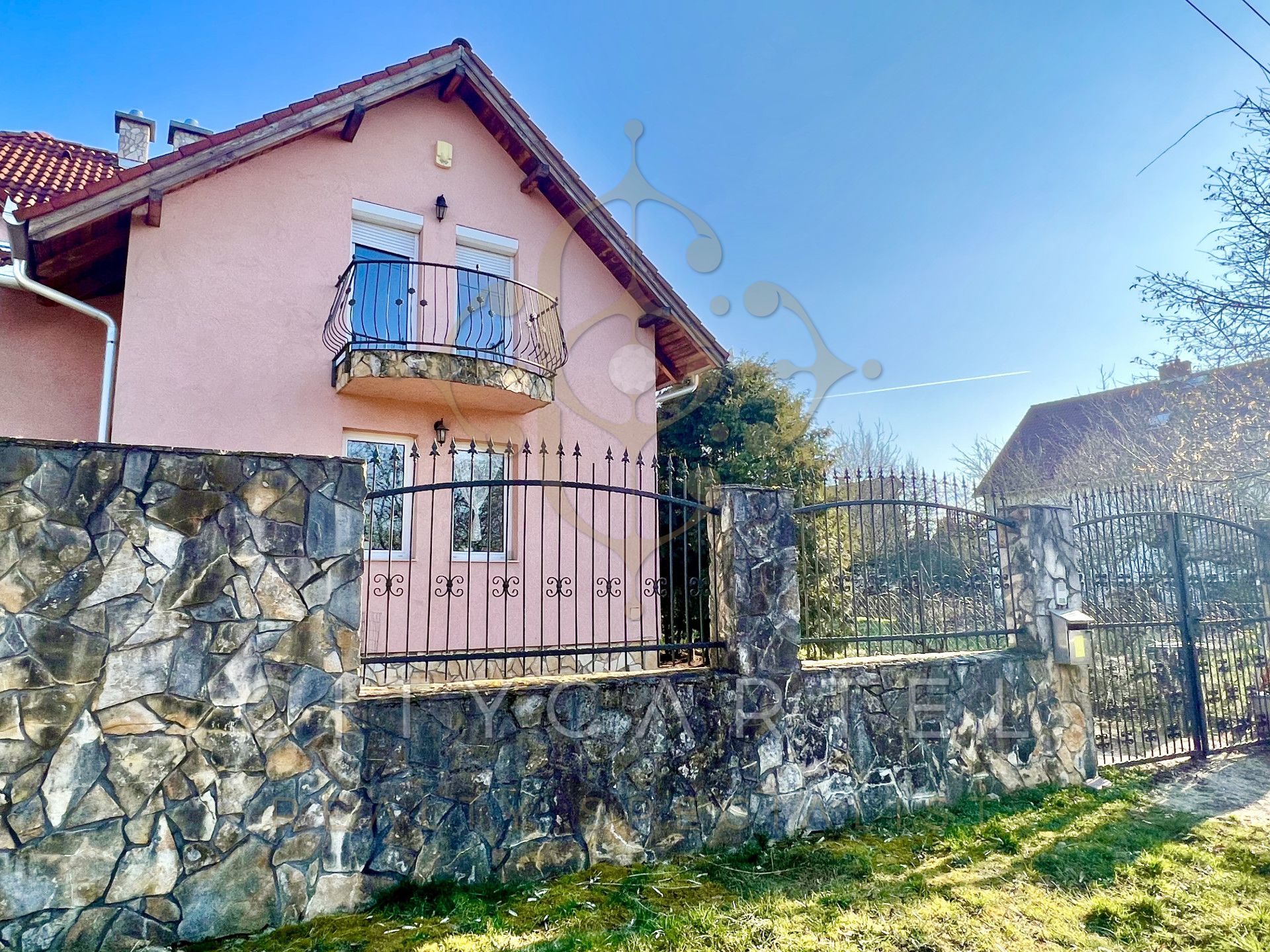 A fájl már létezik a célhelyen: import/kepek/vizjeles_4667104.jpg
Eladó Ikerház Törökbálint  102 m<sup>2</sup> 10 millió Ft