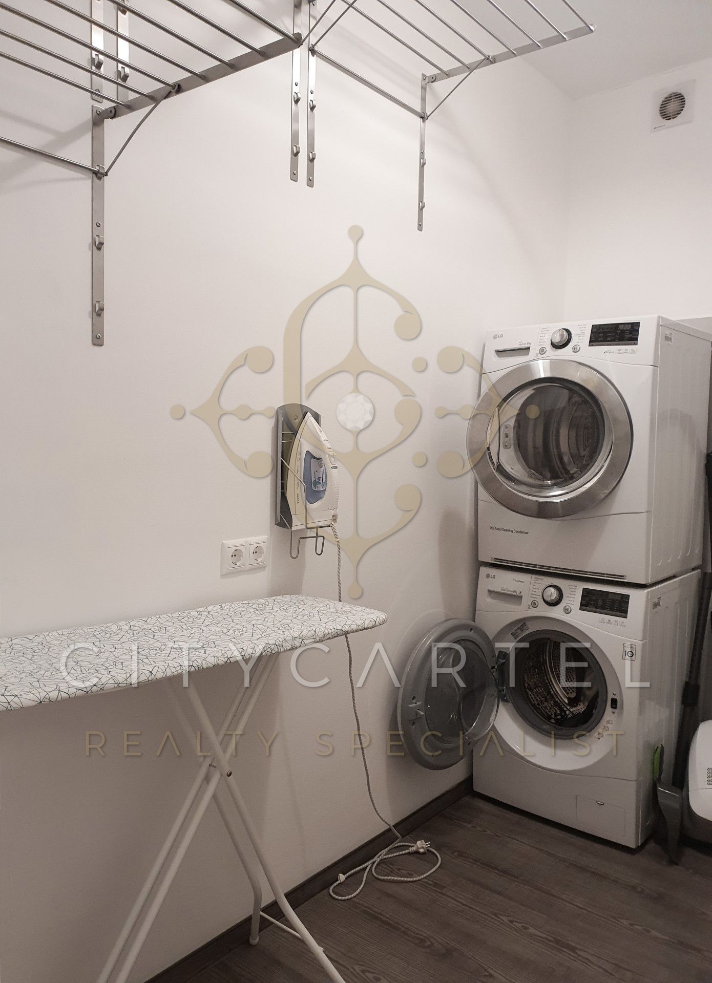 A fájl már létezik a célhelyen: import/kepek/vizjeles_4728468.jpg
Eladó Téglalakás Budapest, VI. kerület  82 m<sup>2</sup> 429000 EUR