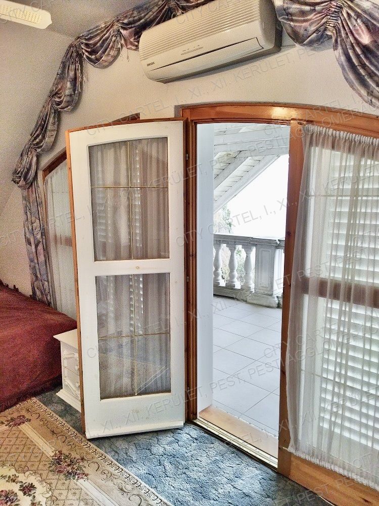 A fájl már létezik a célhelyen: import/kepek/vizjeles_4735298.jpg
For sale house Balatonszárszó  240 m<sup>2</sup> 10 millió Ft