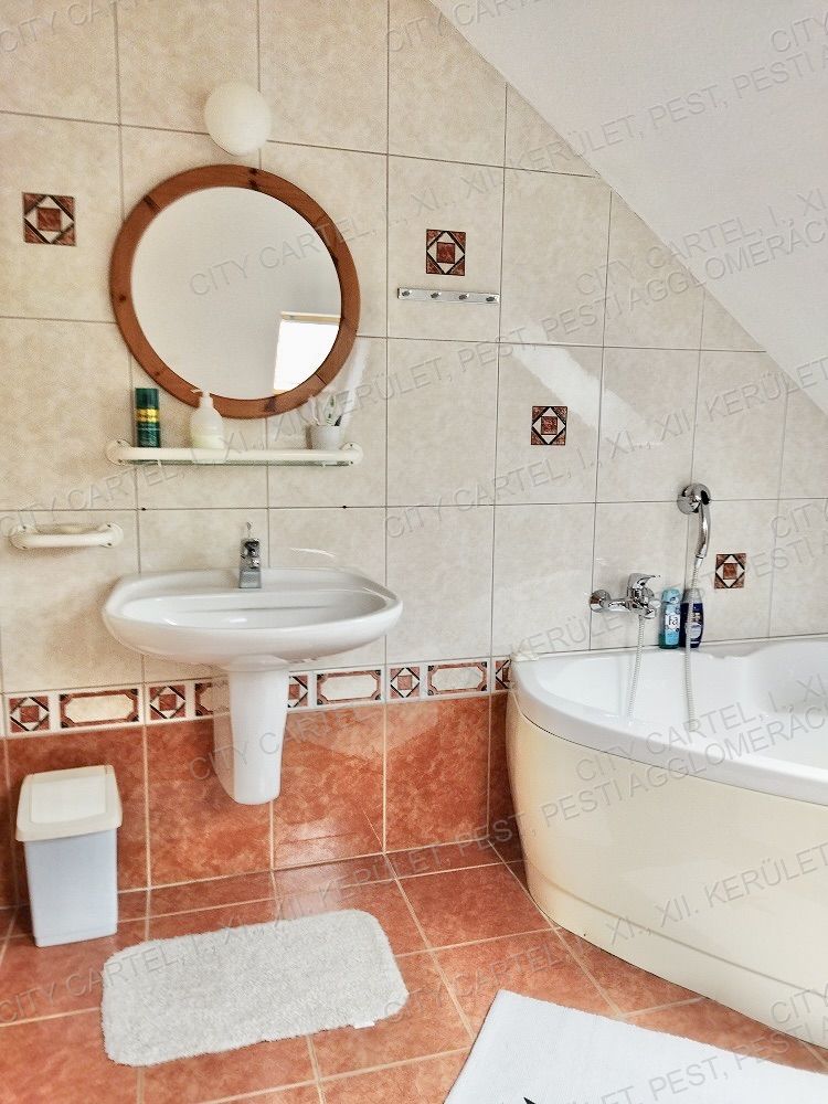 A fájl már létezik a célhelyen: import/kepek/vizjeles_4735309.jpg
For sale house Balatonszárszó  240 m<sup>2</sup> 10 millió Ft