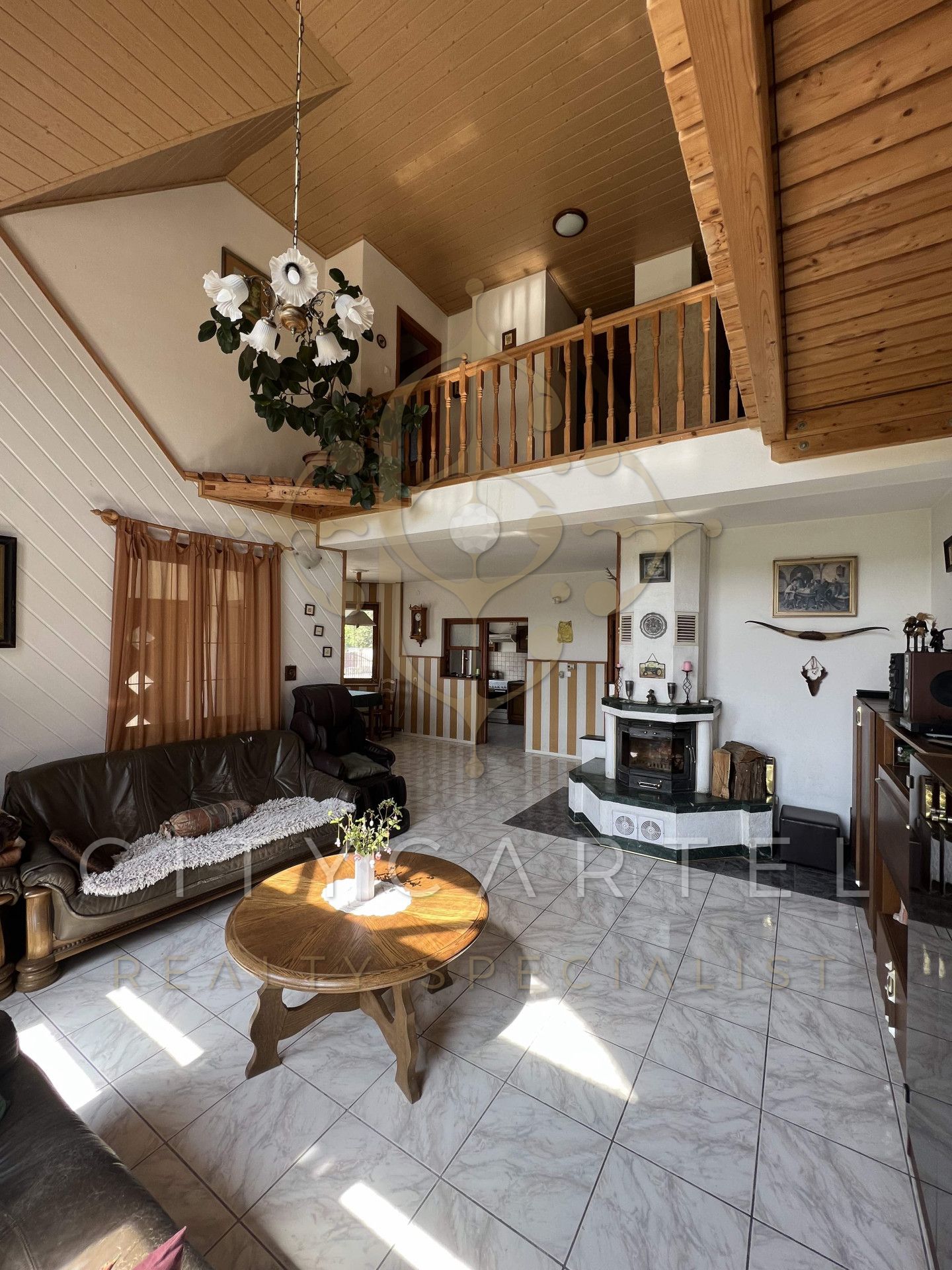 A fájl már létezik a célhelyen: import/kepek/vizjeles_4750129.jpg
For sale house Siófok  385 m<sup>2</sup> 139.9 millió Ft