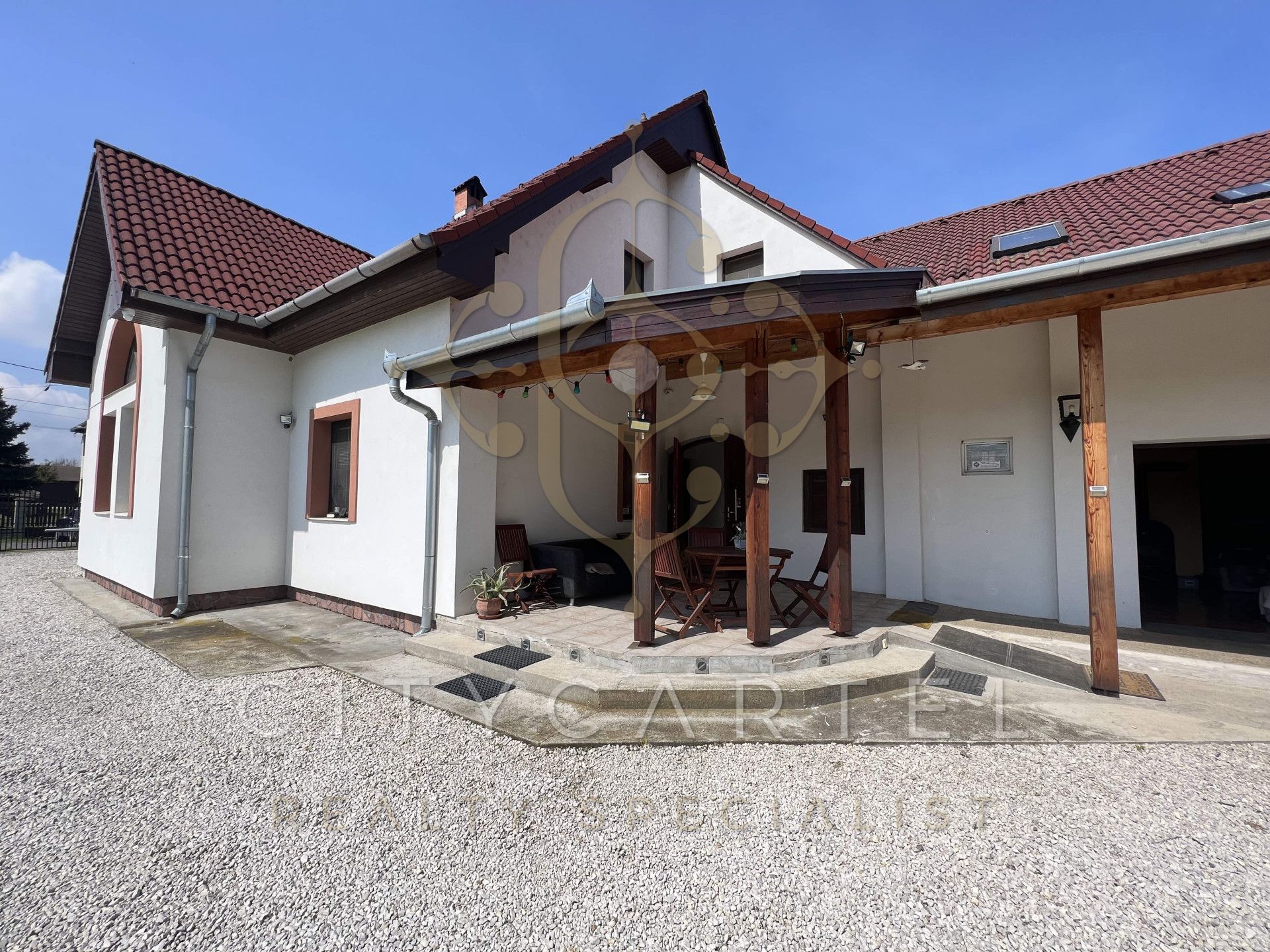 A fájl már létezik a célhelyen: import/kepek/vizjeles_4750135.jpg
For sale house Siófok  385 m<sup>2</sup> 139.9 millió Ft