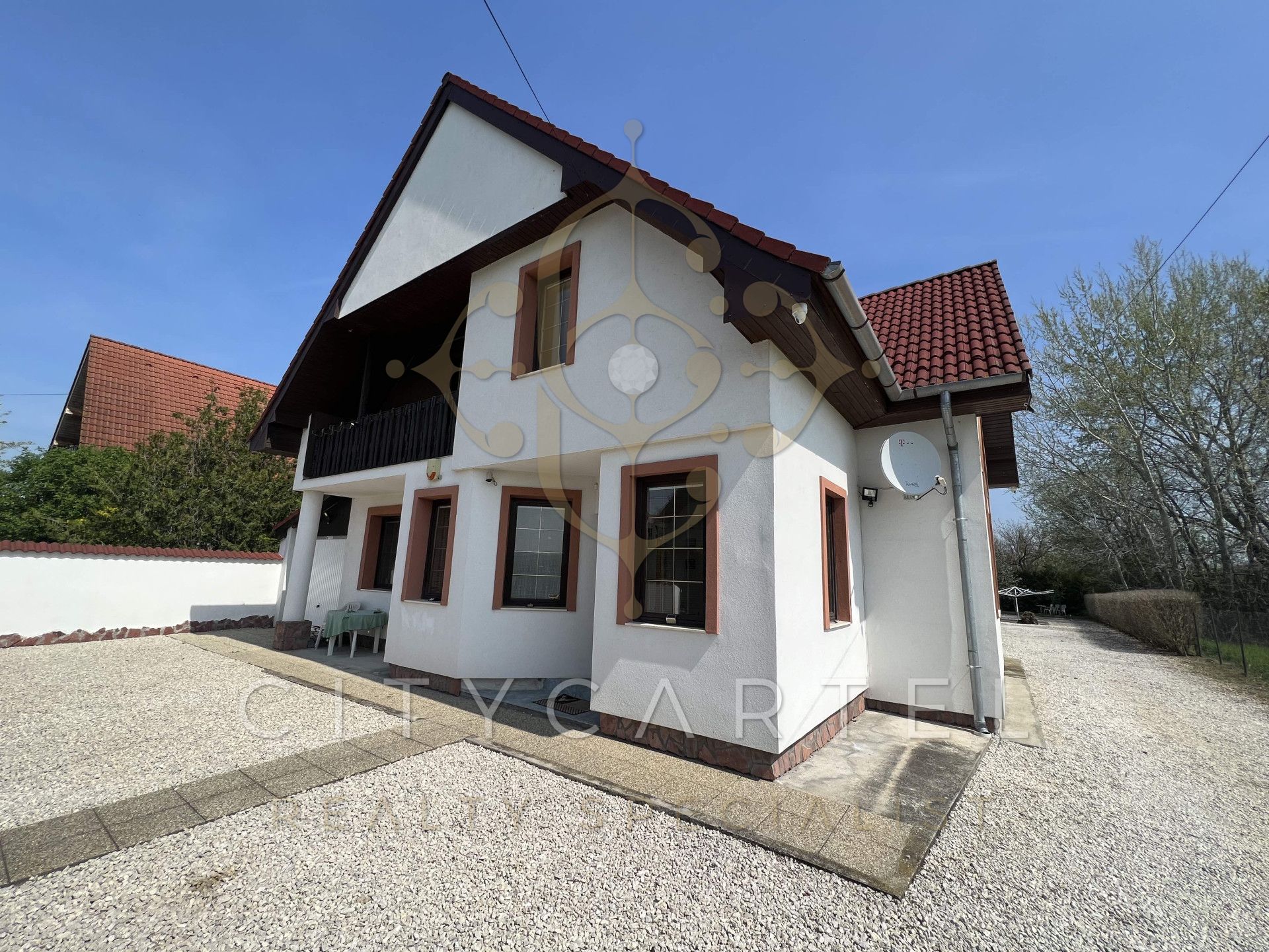 A fájl már létezik a célhelyen: import/kepek/vizjeles_4750139.jpg
For sale house Siófok  385 m<sup>2</sup> 139.9 millió Ft