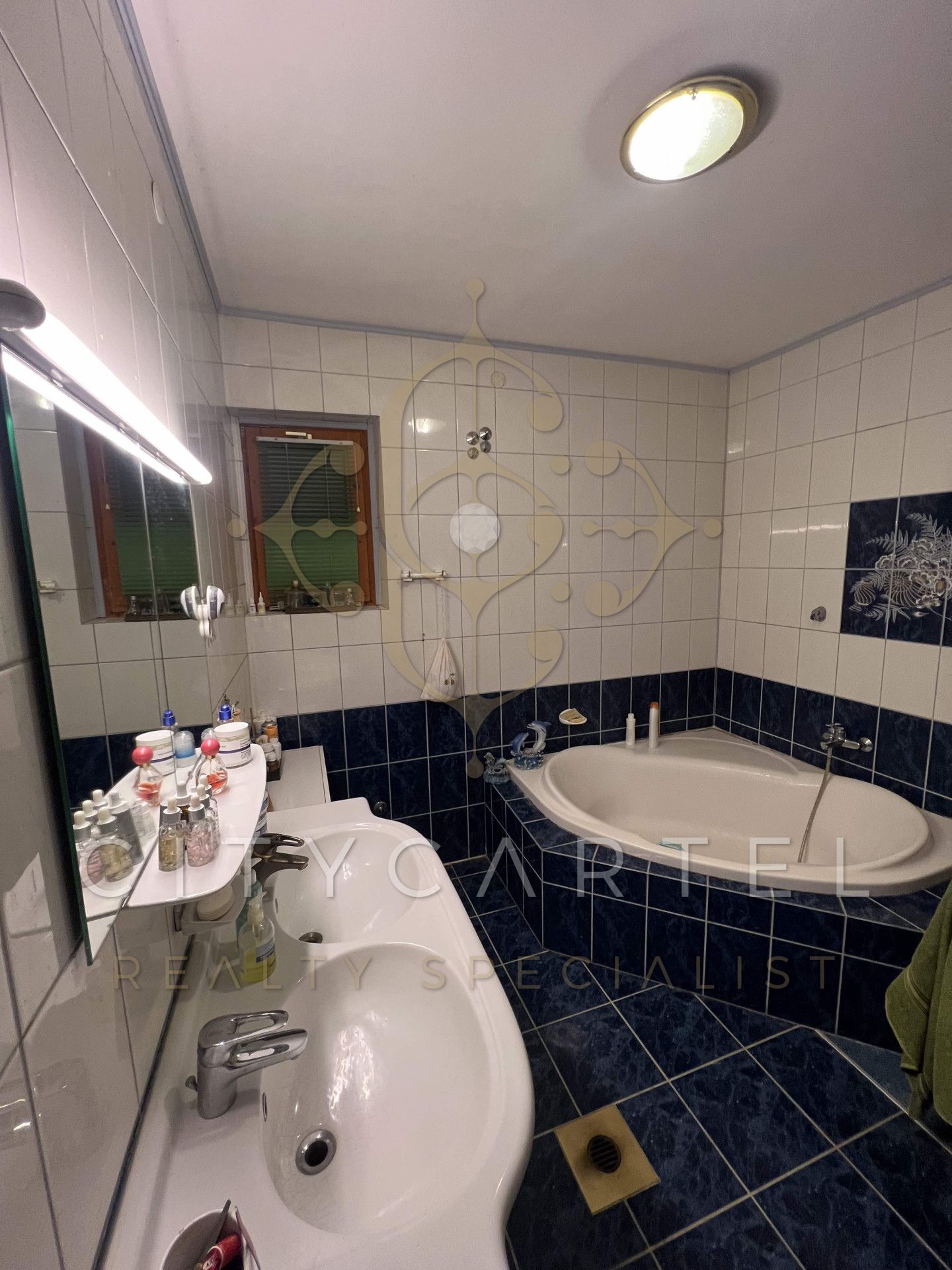 A fájl már létezik a célhelyen: import/kepek/vizjeles_4750141.jpg
For sale house Siófok  385 m<sup>2</sup> 139.9 millió Ft
