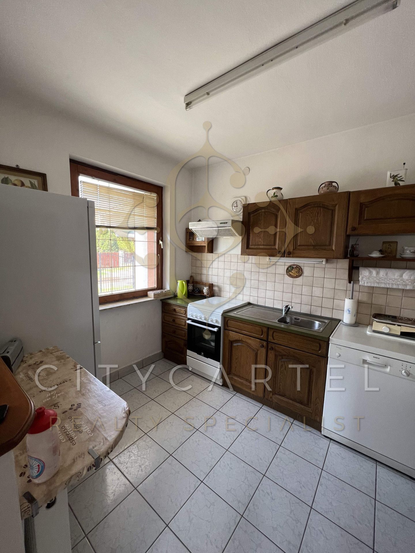 A fájl már létezik a célhelyen: import/kepek/vizjeles_4750157.jpg
For sale house Siófok  385 m<sup>2</sup> 139.9 millió Ft