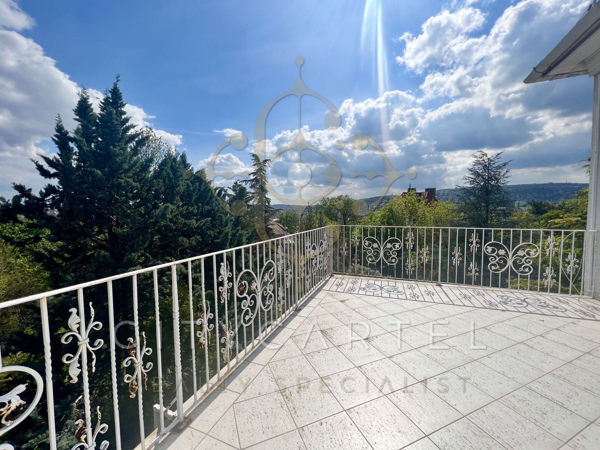A fájl már létezik a célhelyen: import/kepek/vizjeles_4759776.jpg
For sale house Budapest, II. kerület  875 m<sup>2</sup> 1500 millió Ft