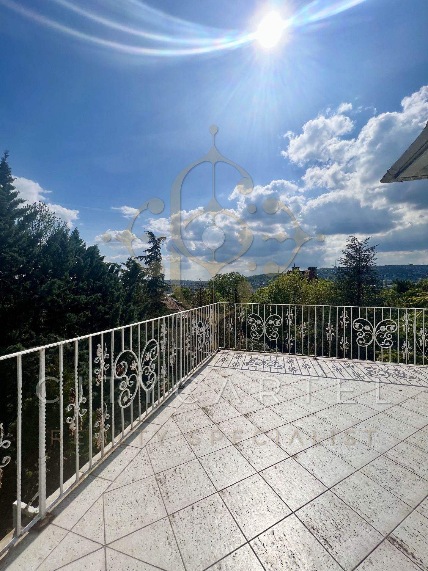 A fájl már létezik a célhelyen: import/kepek/vizjeles_4759777.jpg
For sale house Budapest, II. kerület  875 m<sup>2</sup> 1500 millió Ft