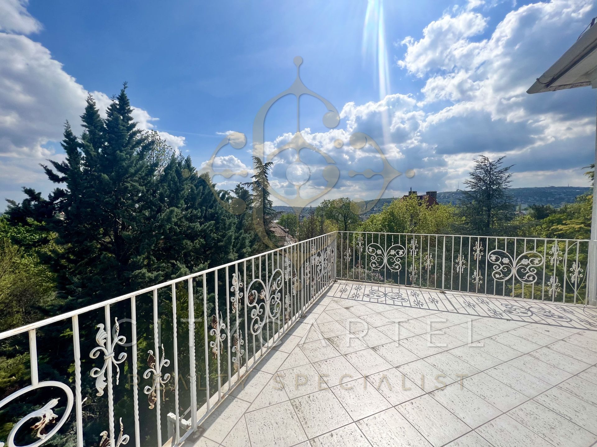 A fájl már létezik a célhelyen: import/kepek/vizjeles_4759778.jpg
For sale house Budapest, II. kerület  875 m<sup>2</sup> 1500 millió Ft
