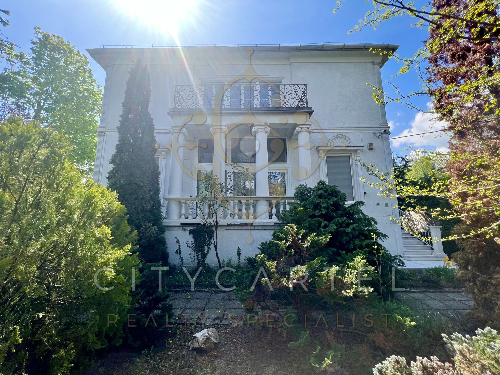 A fájl már létezik a célhelyen: import/kepek/vizjeles_4759804.jpg
For sale house Budapest, II. kerület  875 m<sup>2</sup> 1500 millió Ft