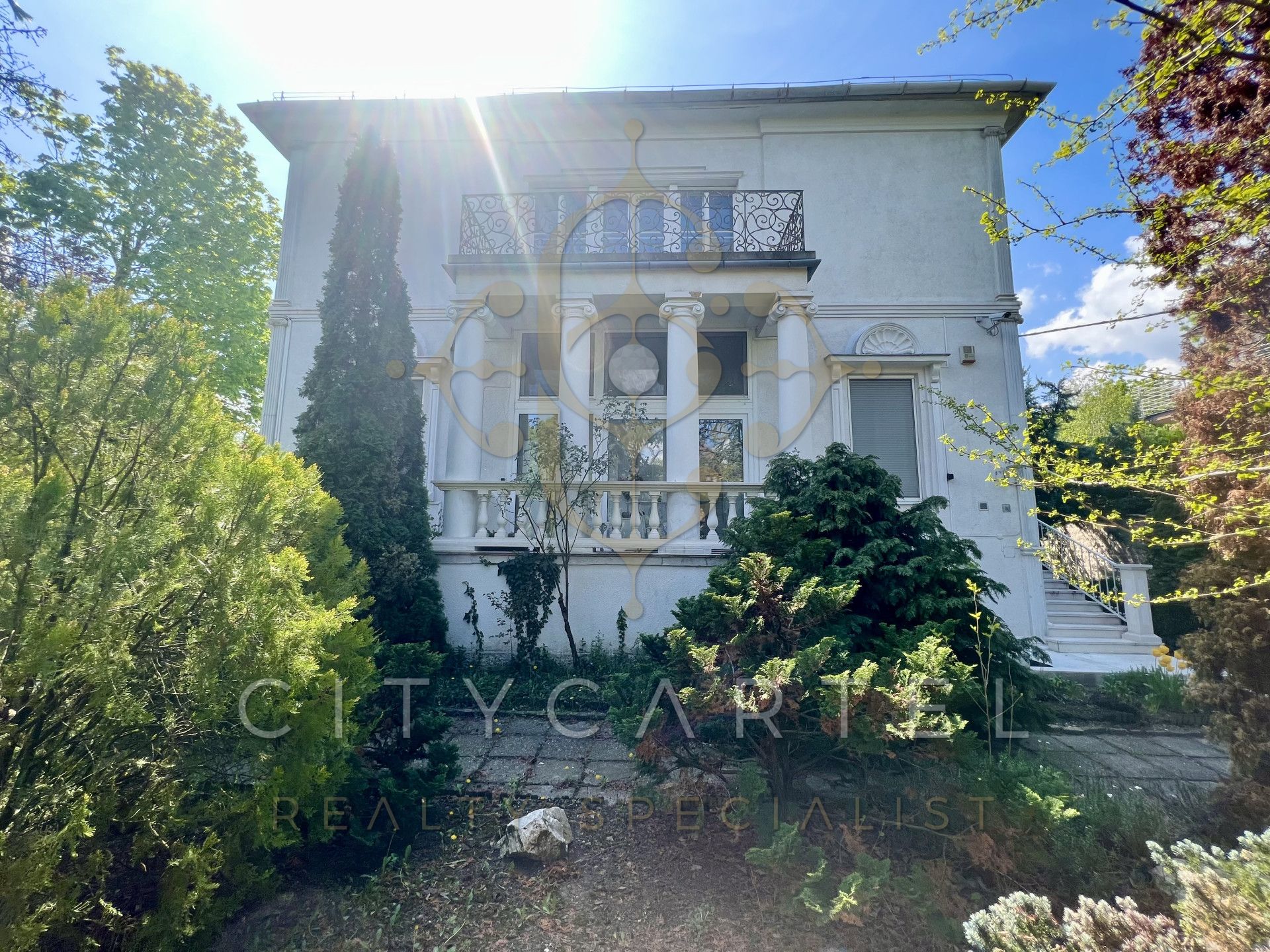A fájl már létezik a célhelyen: import/kepek/vizjeles_4759806.jpg
For sale house Budapest, II. kerület  875 m<sup>2</sup> 1500 millió Ft