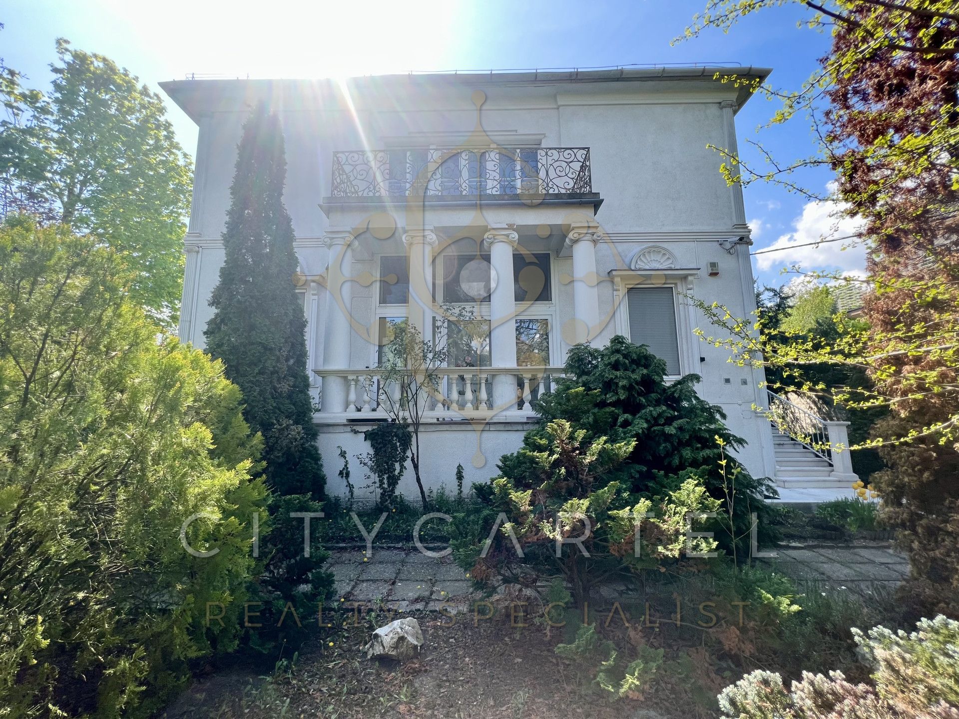 A fájl már létezik a célhelyen: import/kepek/vizjeles_4759807.jpg
For sale house Budapest, II. kerület  875 m<sup>2</sup> 1500 millió Ft