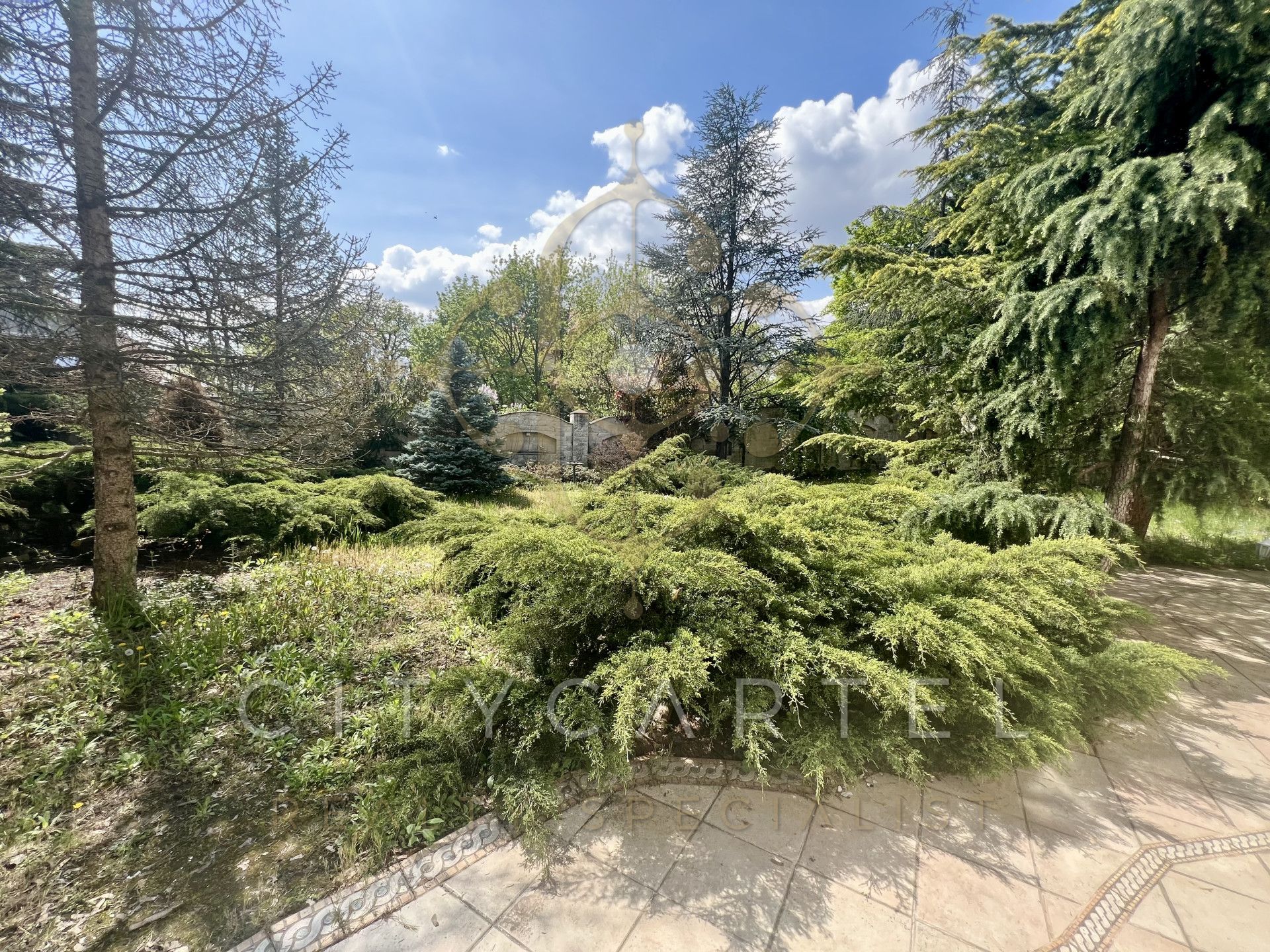 A fájl már létezik a célhelyen: import/kepek/vizjeles_4759818.jpg
For sale house Budapest, II. kerület  875 m<sup>2</sup> 1500 millió Ft