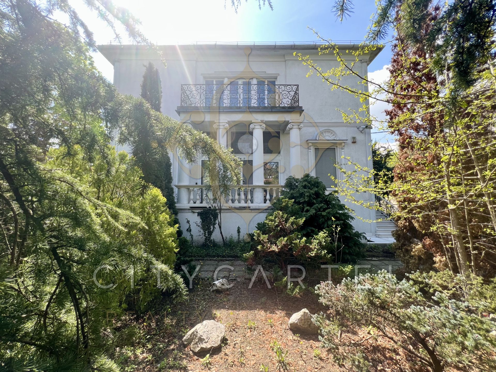 A fájl már létezik a célhelyen: import/kepek/vizjeles_4759826.jpg
For sale house Budapest, II. kerület  875 m<sup>2</sup> 1500 millió Ft