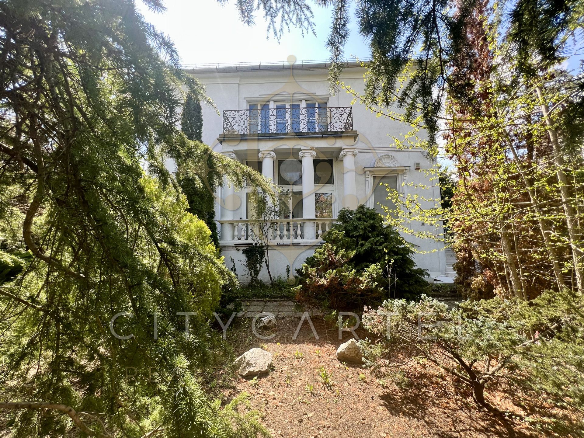 A fájl már létezik a célhelyen: import/kepek/vizjeles_4759827.jpg
For sale house Budapest, II. kerület  875 m<sup>2</sup> 1500 millió Ft