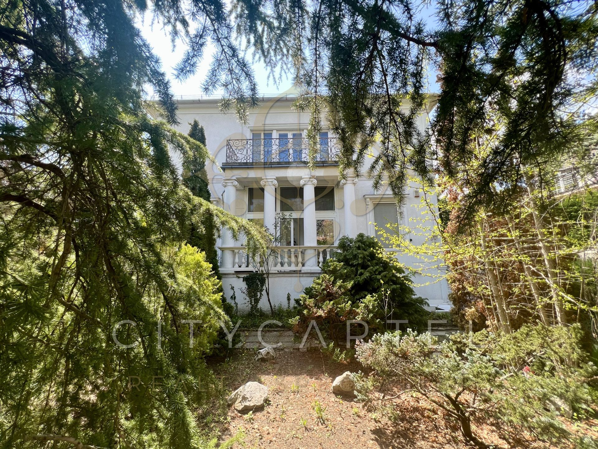 A fájl már létezik a célhelyen: import/kepek/vizjeles_4759829.jpg
For sale house Budapest, II. kerület  875 m<sup>2</sup> 1500 millió Ft