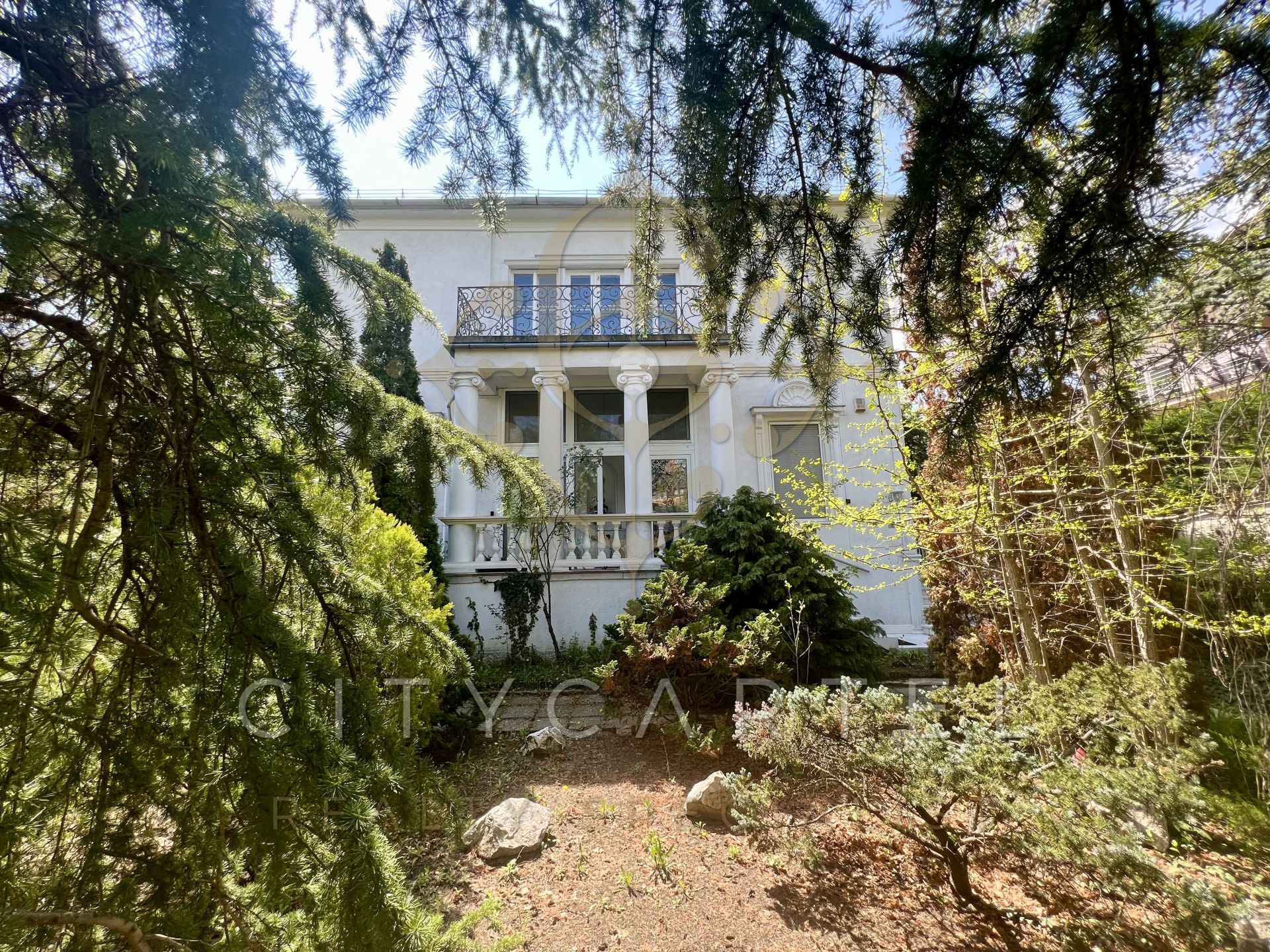 A fájl már létezik a célhelyen: import/kepek/vizjeles_4759831.jpg
For sale house Budapest, II. kerület  875 m<sup>2</sup> 1500 millió Ft