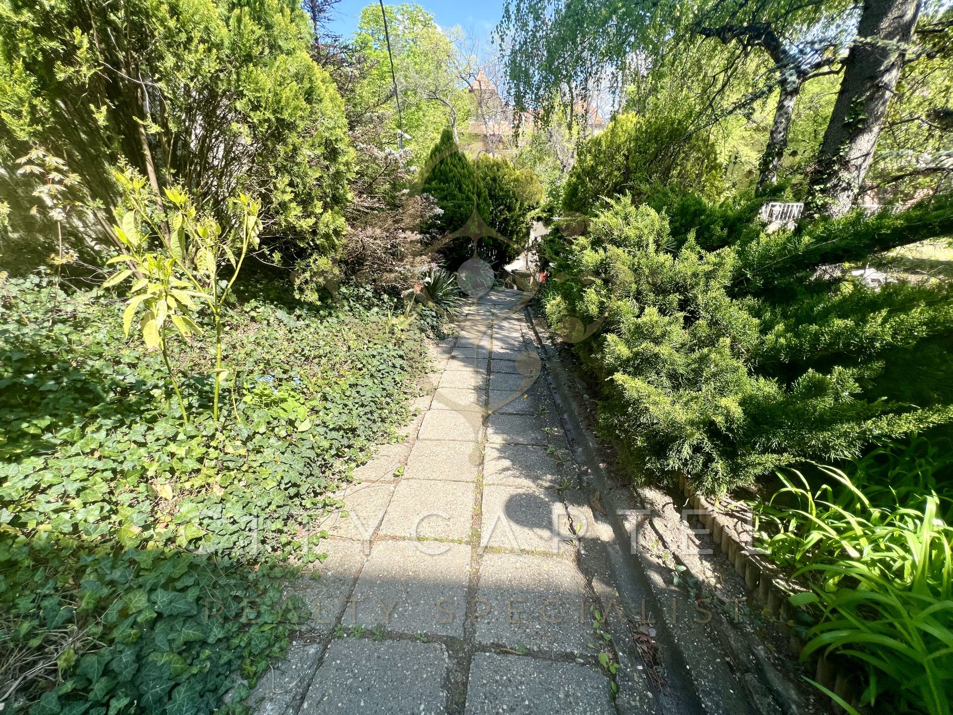A fájl már létezik a célhelyen: import/kepek/vizjeles_4759832.jpg
For sale house Budapest, II. kerület  875 m<sup>2</sup> 1500 millió Ft