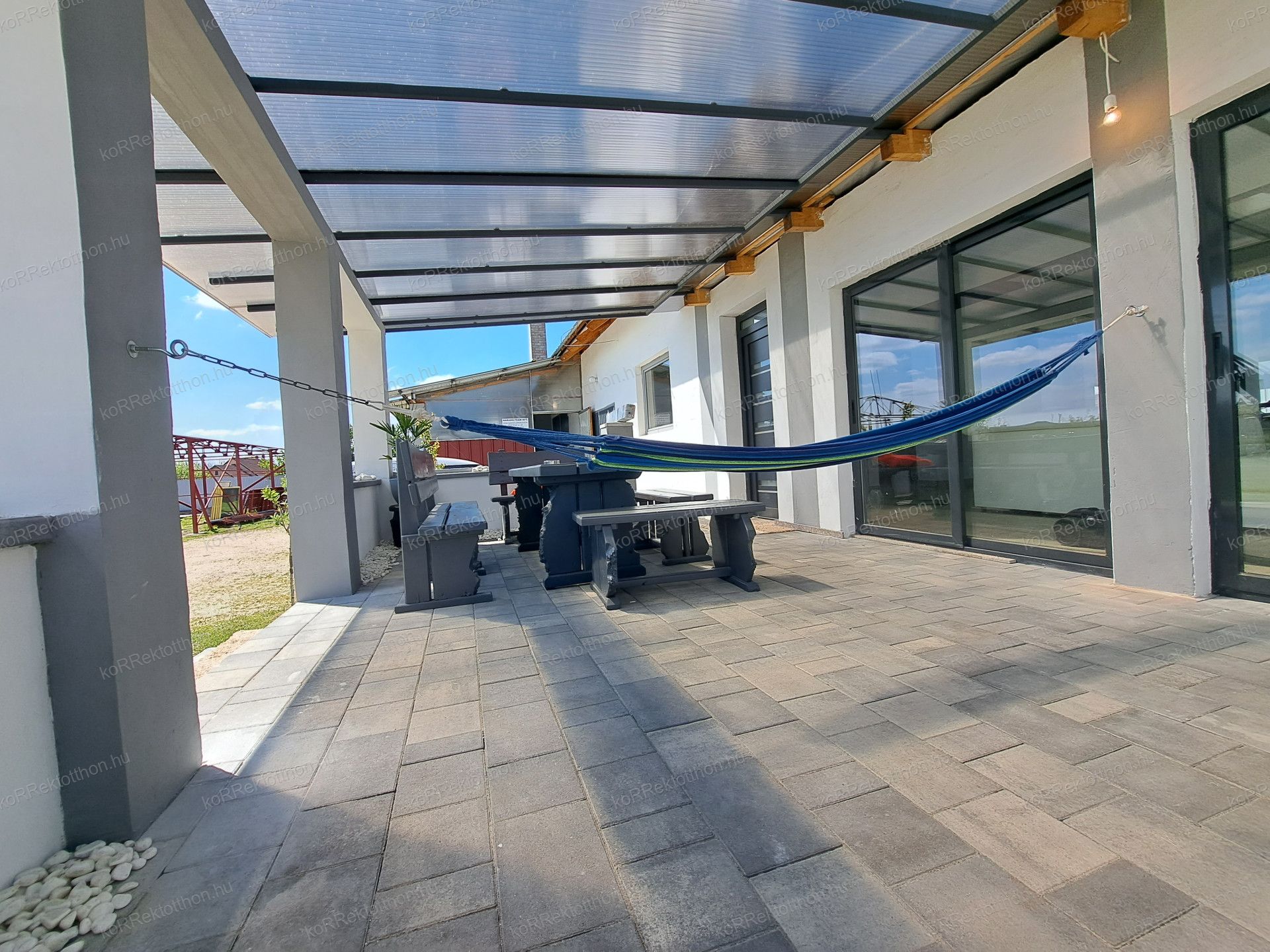 A fájl már létezik a célhelyen: import/kepek/vizjeles_4761097.jpg
Eladó Telephely Szentlőrinckáta  204 m<sup>2</sup> 80 millió Ft