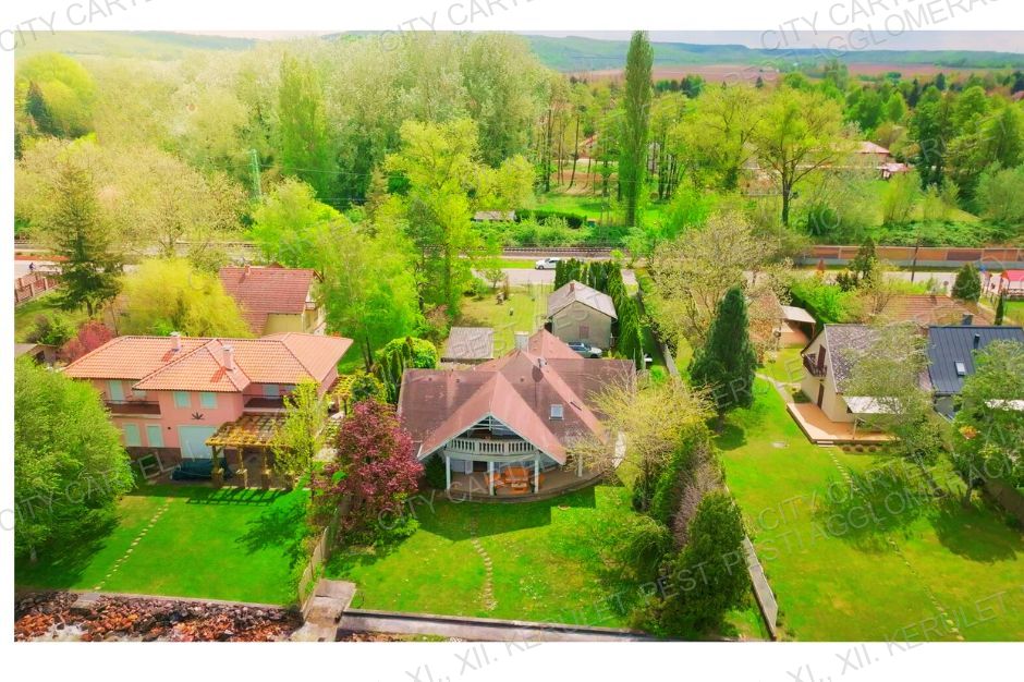 A fájl már létezik a célhelyen: import/kepek/vizjeles_4767610.jpg
For sale house Balatonszárszó  240 m<sup>2</sup> 10 millió Ft