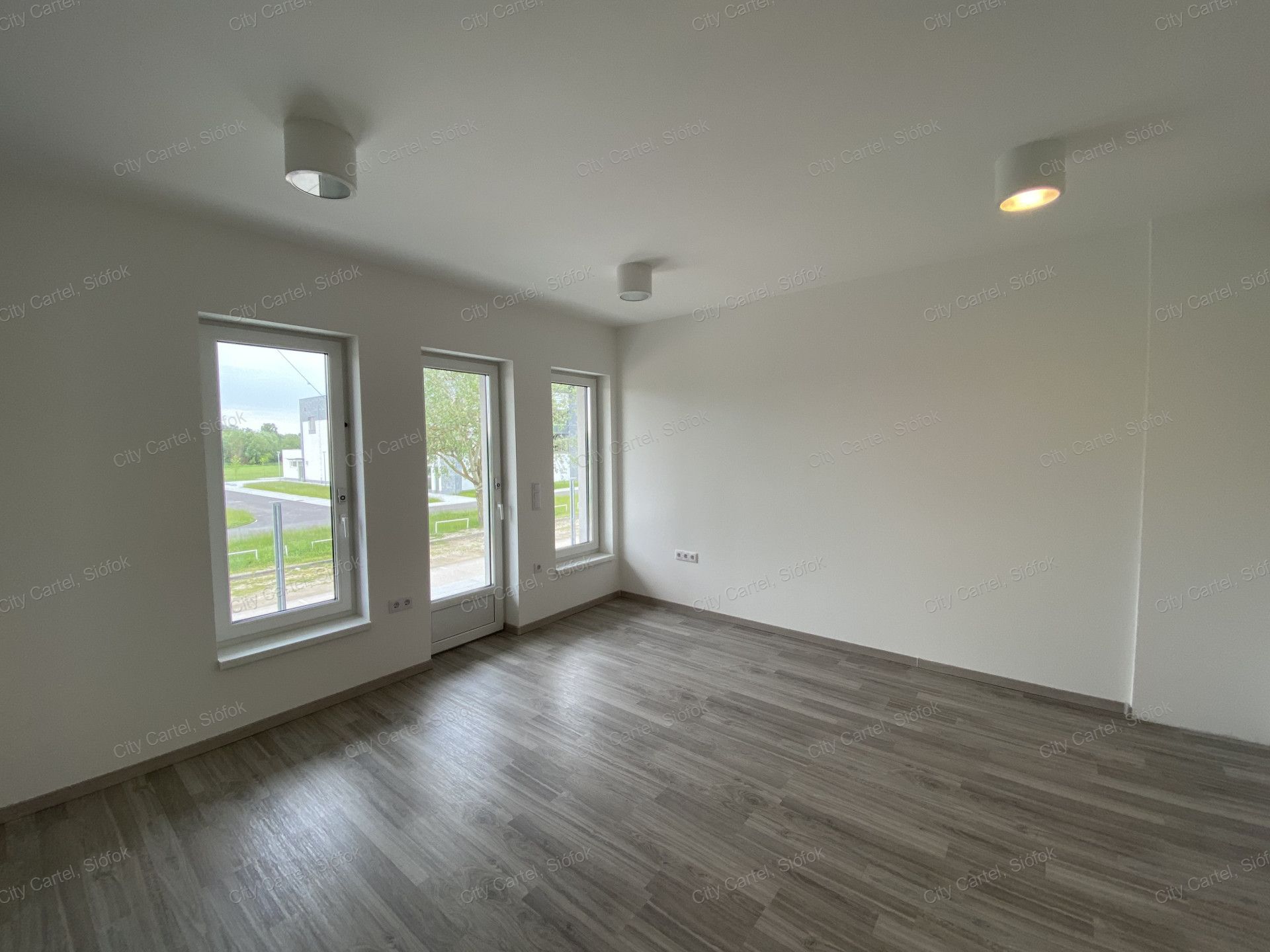 A fájl már létezik a célhelyen: import/kepek/vizjeles_4811876.jpg
For sale flat Fonyód  68 m<sup>2</sup> 79.09785 millió Ft