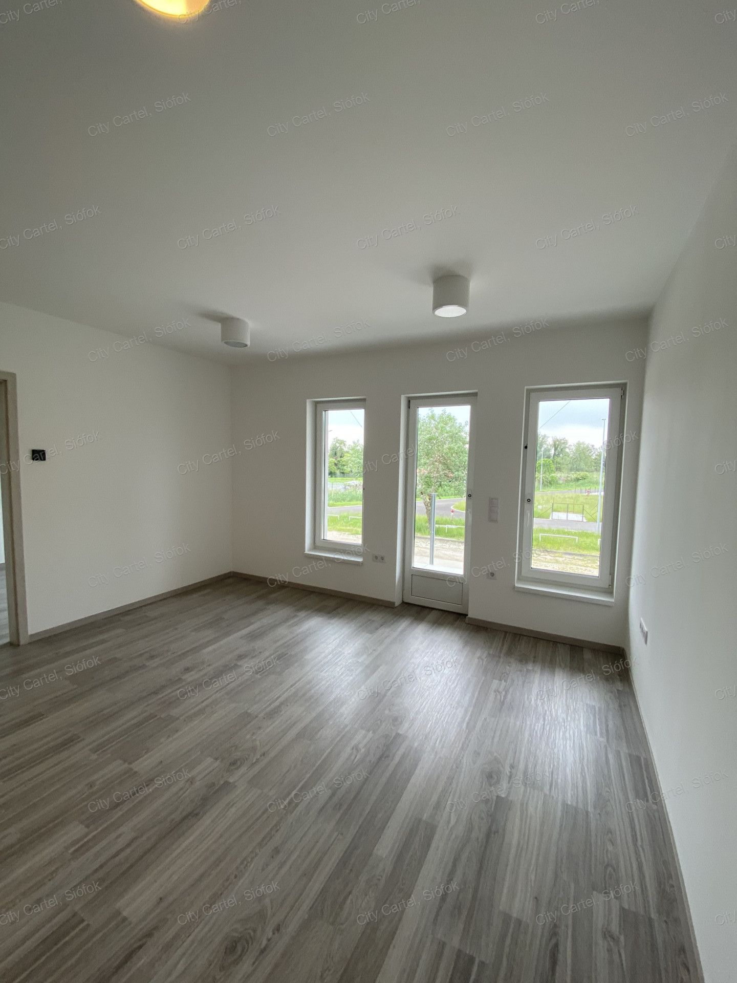 A fájl már létezik a célhelyen: import/kepek/vizjeles_4811885.jpg
For sale flat Fonyód  68 m<sup>2</sup> 79.09785 millió Ft