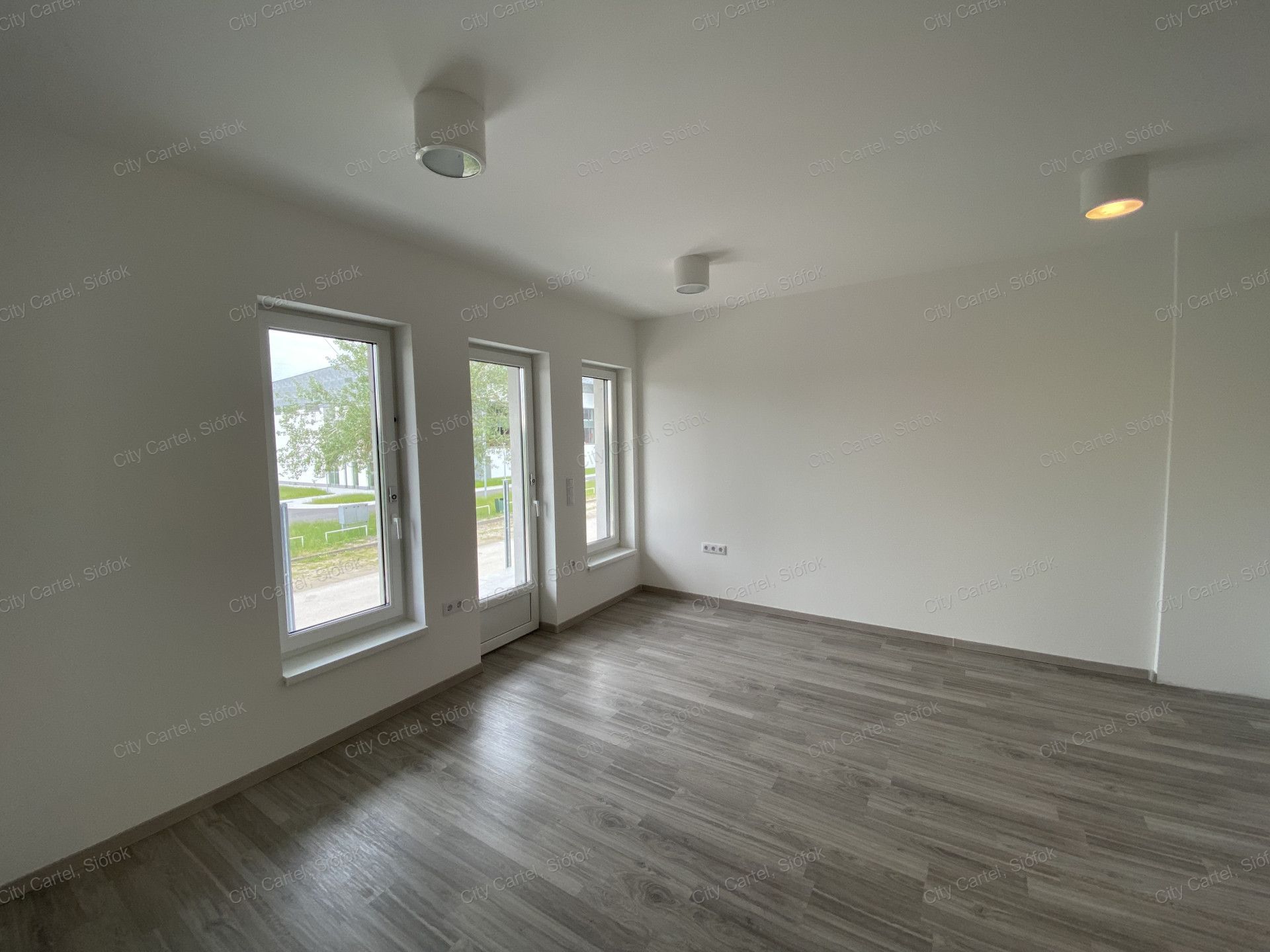 A fájl már létezik a célhelyen: import/kepek/vizjeles_4811886.jpg
For sale flat Fonyód  68 m<sup>2</sup> 79.09785 millió Ft