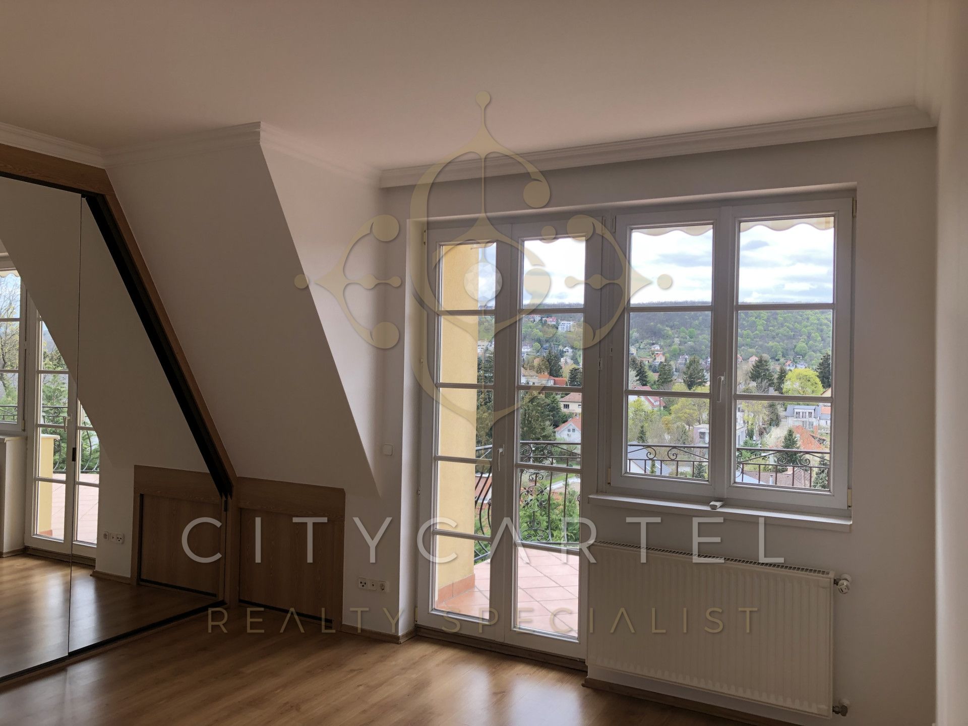 A fájl már létezik a célhelyen: import/kepek/vizjeles_4826814.jpg
Eladó Családi ház Budapest, II. kerület  350 m<sup>2</sup> 449 millió Ft