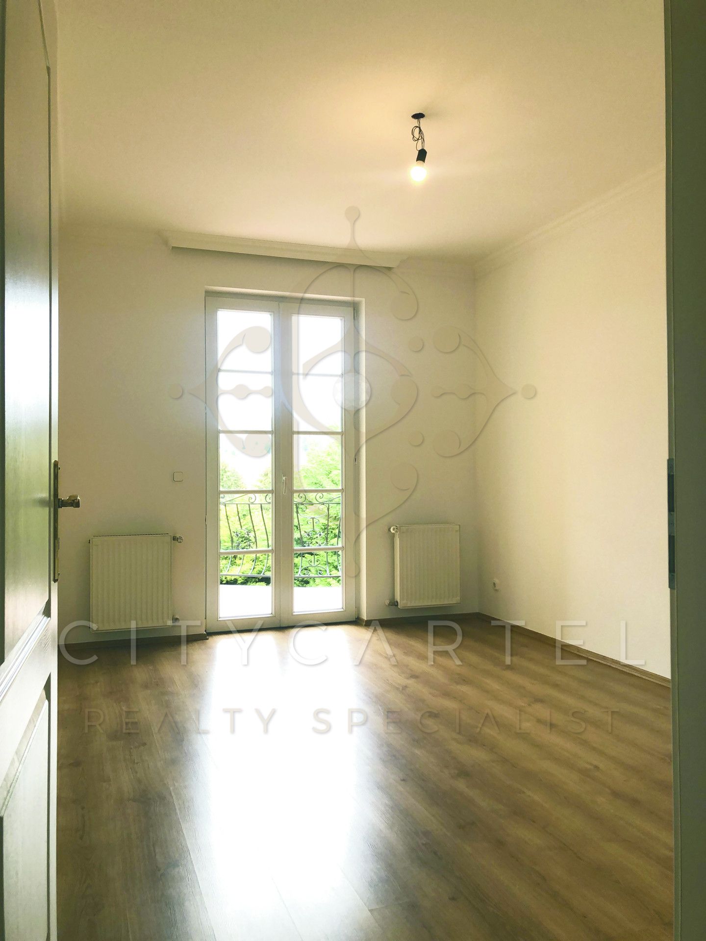 A fájl már létezik a célhelyen: import/kepek/vizjeles_4826815.jpg
Eladó Családi ház Budapest, II. kerület  350 m<sup>2</sup> 449 millió Ft