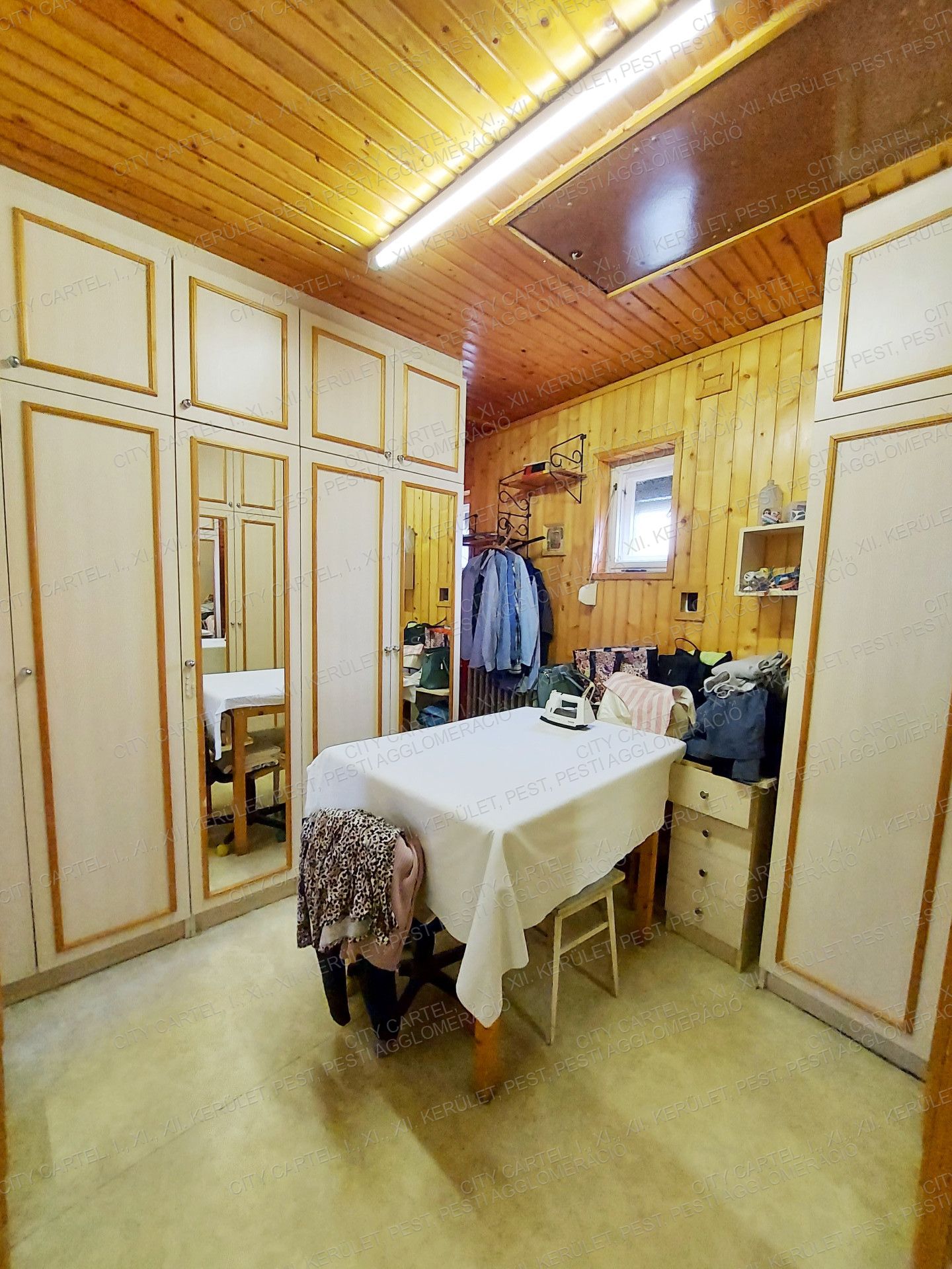 A fájl már létezik a célhelyen: import/kepek/vizjeles_4843138.jpg
For sale house Dunavecse  378 m<sup>2</sup> 88.49 millió Ft