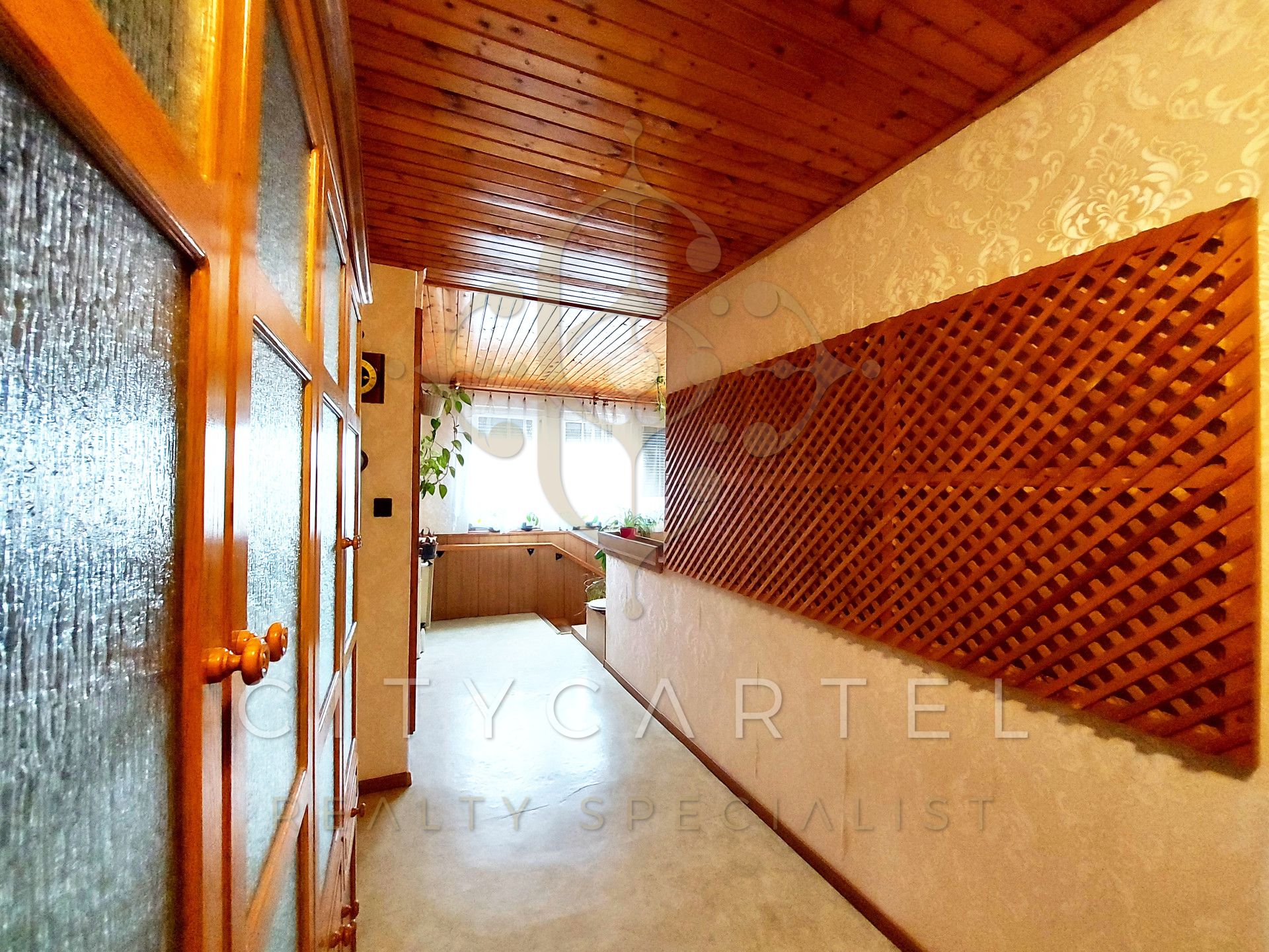 A fájl már létezik a célhelyen: import/kepek/vizjeles_4843140.jpg
For sale house Dunavecse  378 m<sup>2</sup> 88.49 millió Ft