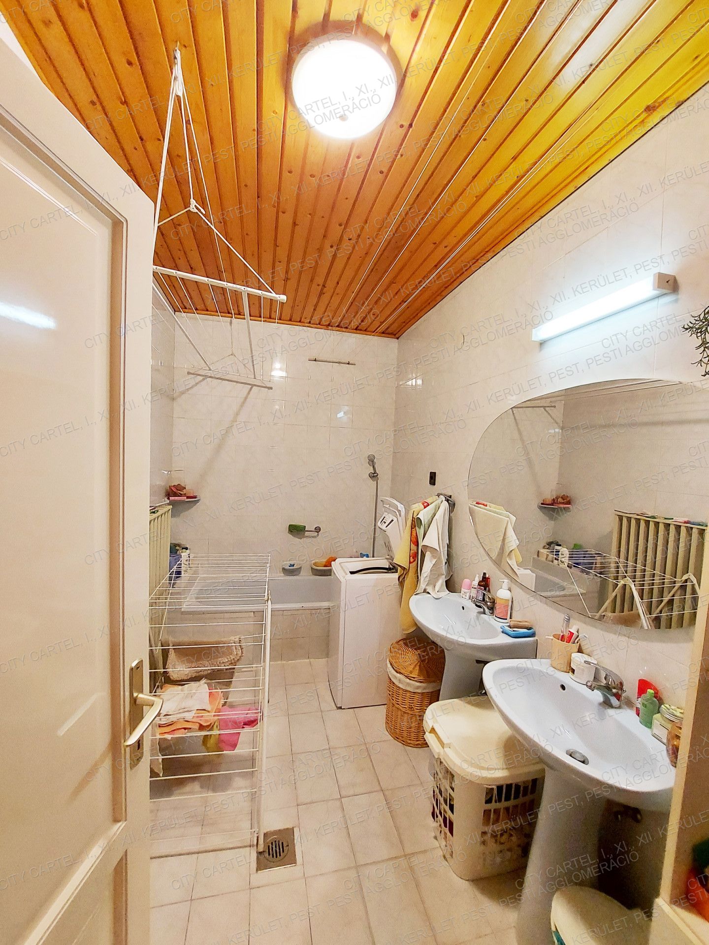 A fájl már létezik a célhelyen: import/kepek/vizjeles_4843142.jpg
For sale house Dunavecse  378 m<sup>2</sup> 88.49 millió Ft