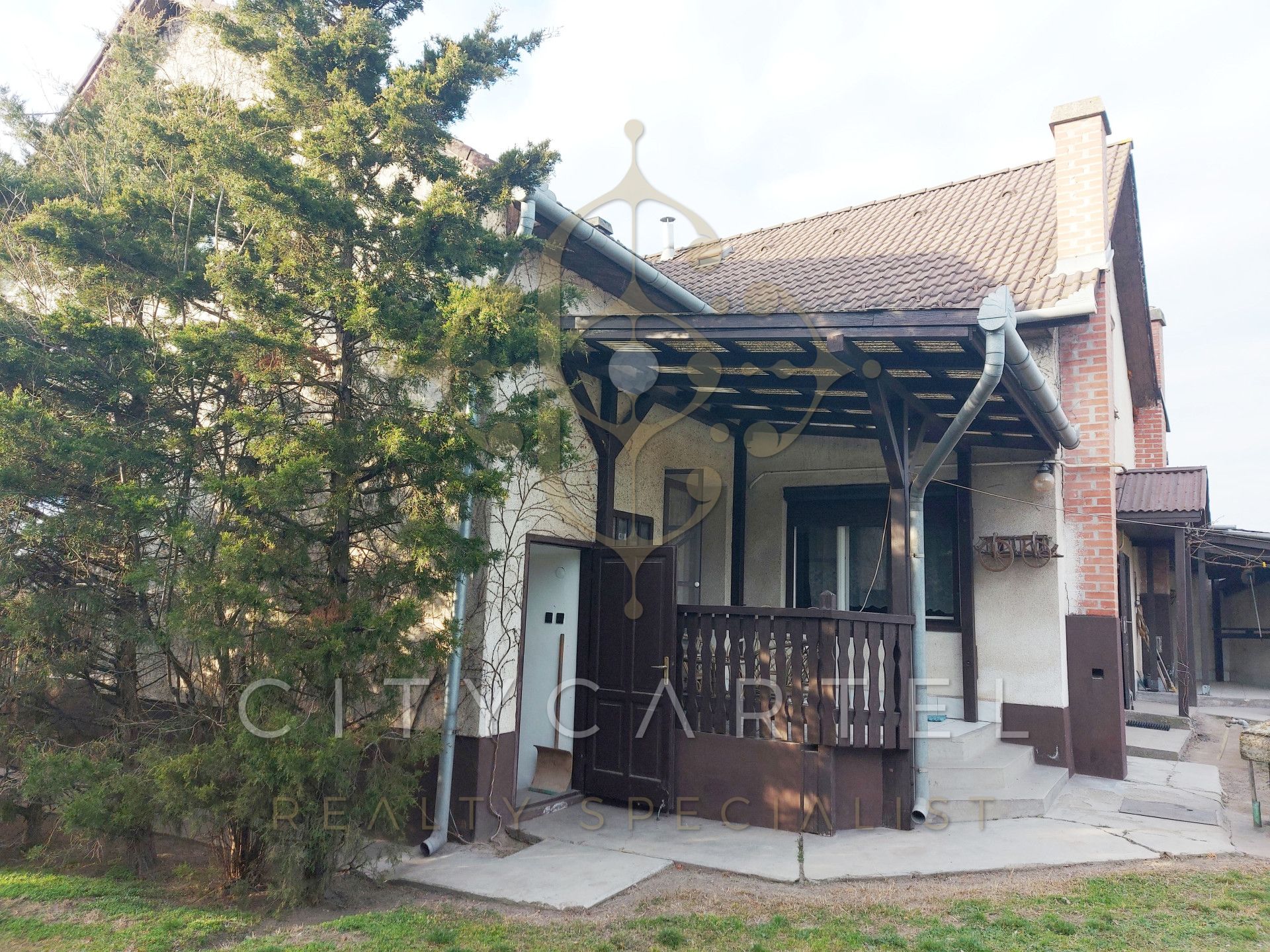 A fájl már létezik a célhelyen: import/kepek/vizjeles_4843155.jpg
For sale house Dunavecse  378 m<sup>2</sup> 88.49 millió Ft