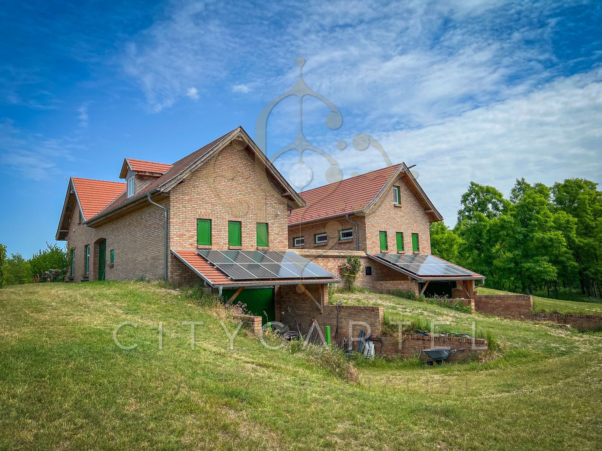 A fájl már létezik a célhelyen: import/kepek/vizjeles_4848496.jpg
Eladó Villa, kastély, kúria Kunadacs  1230 m<sup>2</sup> 750000 EUR