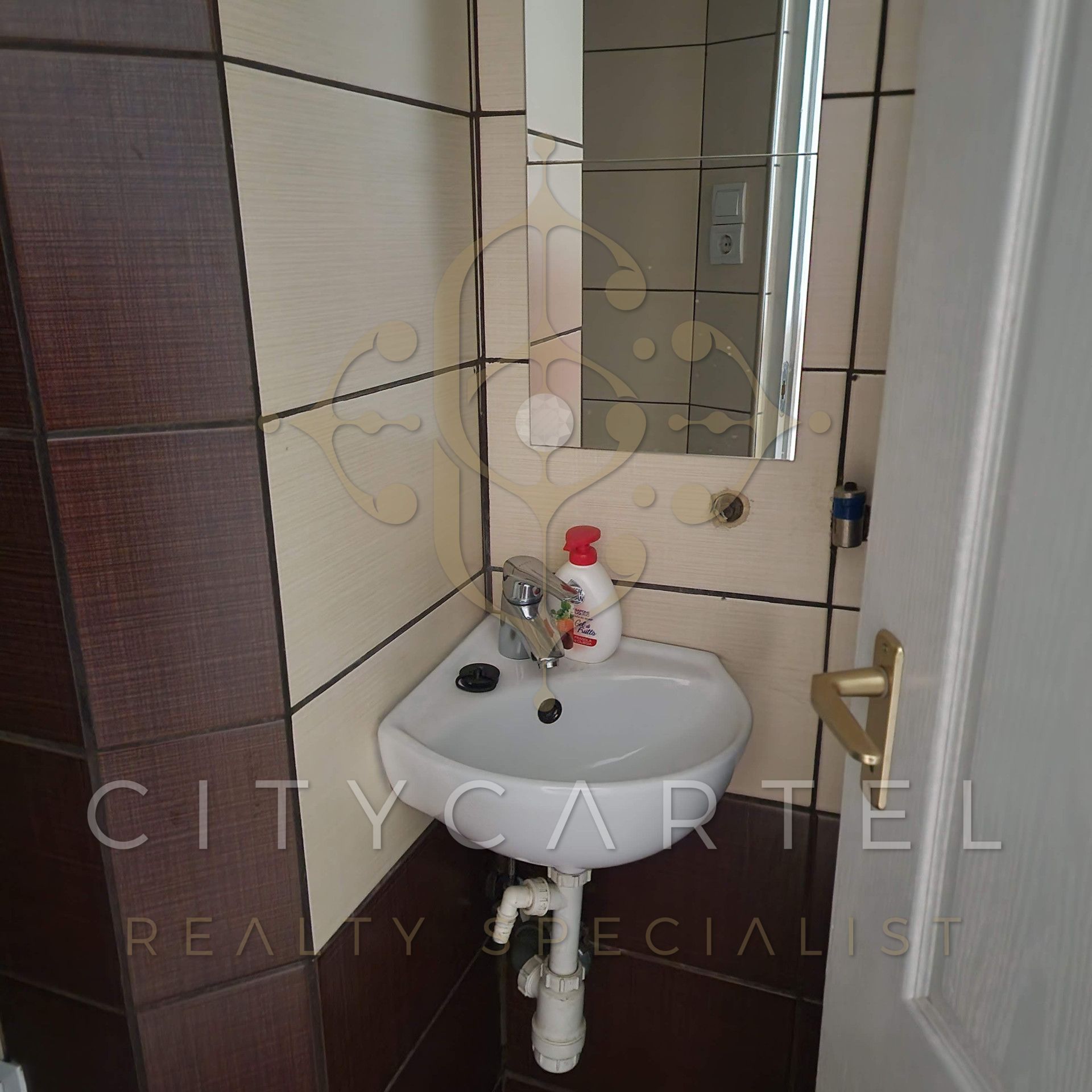 A fájl már létezik a célhelyen: import/kepek/vizjeles_4848919.jpg
For sale Office other Budapest, VI. kerület  67 m<sup>2</sup> 172000 EUR